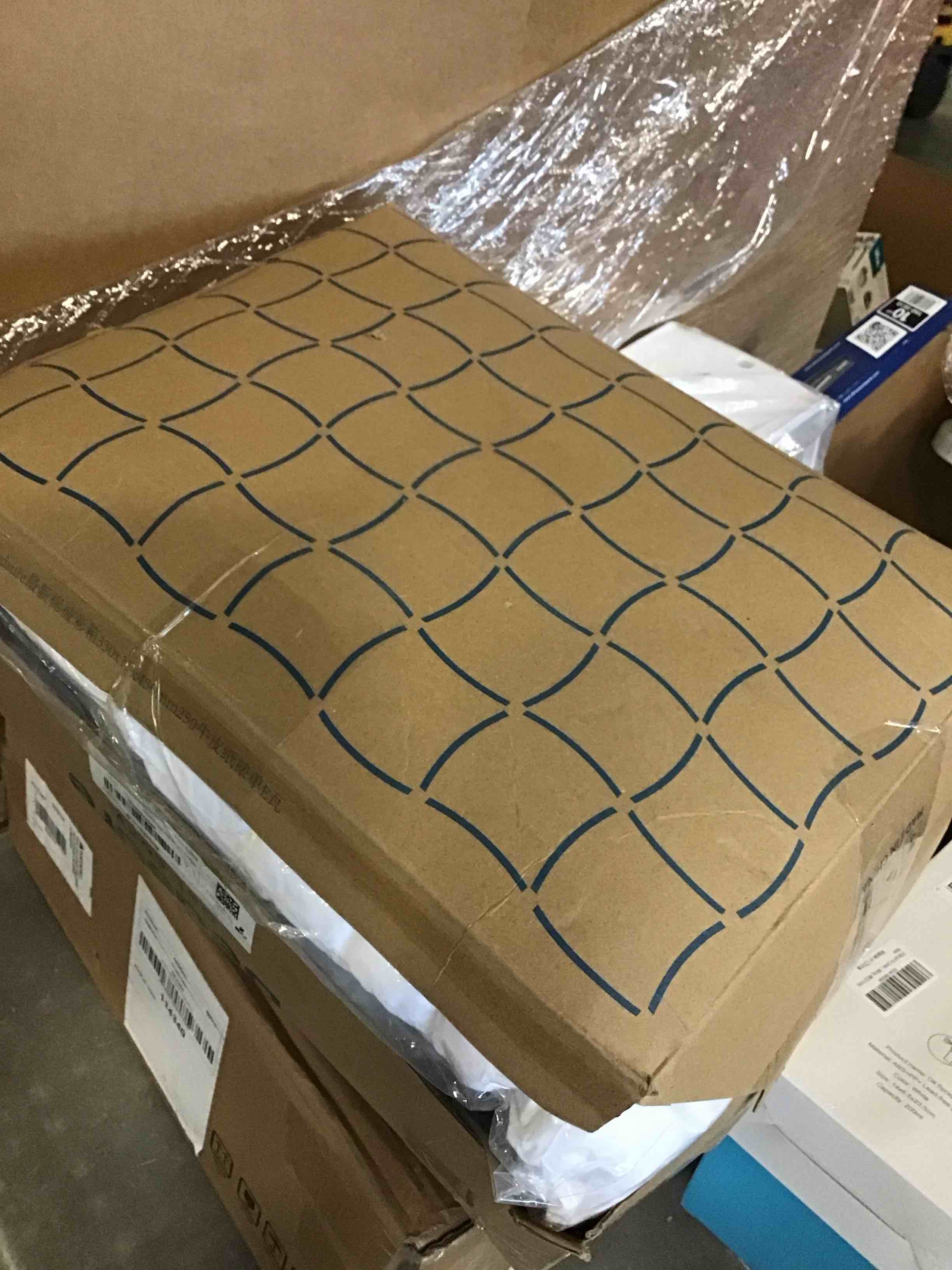 https://s3.amazonaws.com/lotting-images-prod/bidfta/PNK1969092_1741610099892.jpeg