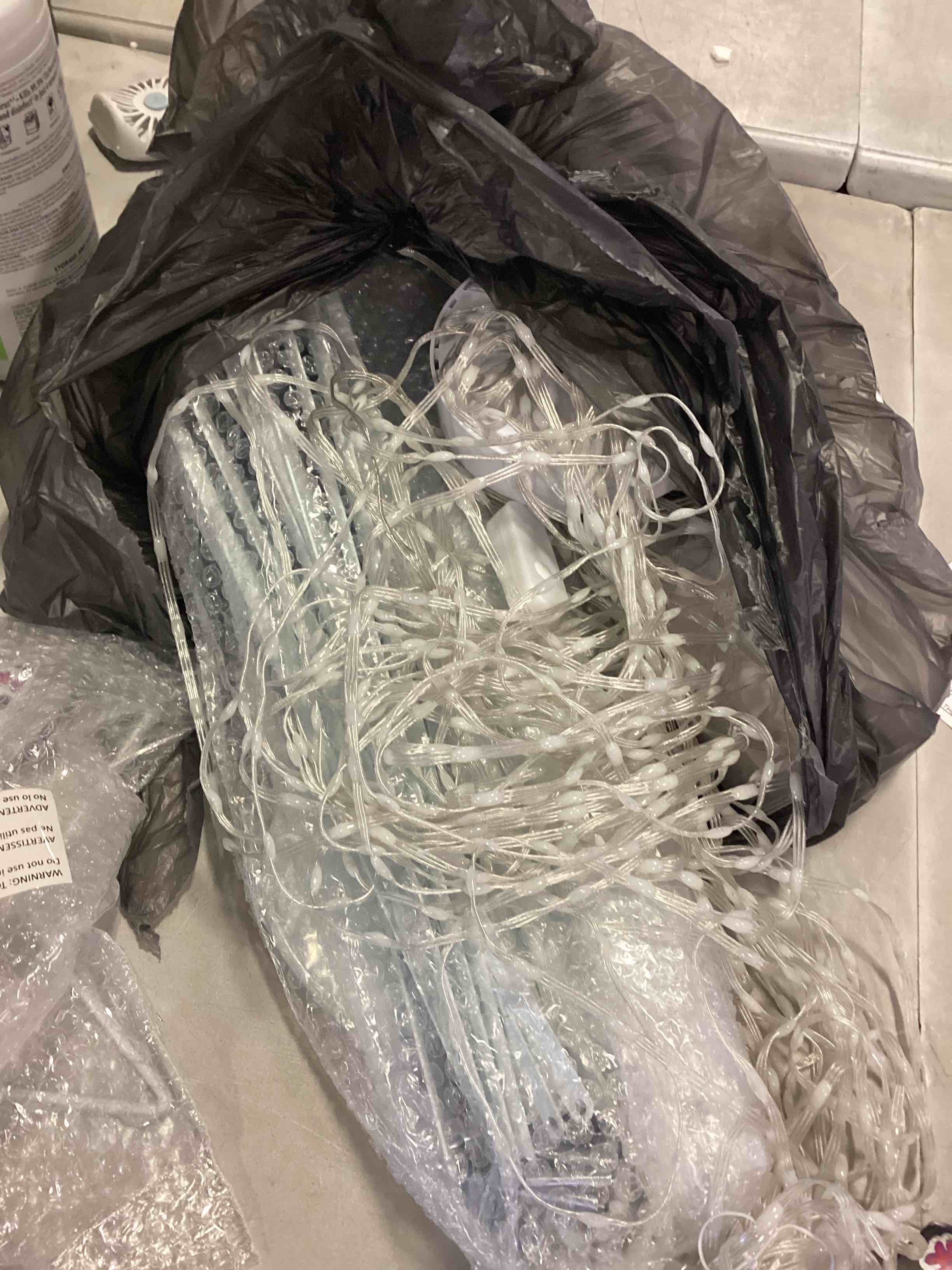 https://s3.amazonaws.com/lotting-images-prod/bidfta/PNK1969978_1741895934643.jpeg