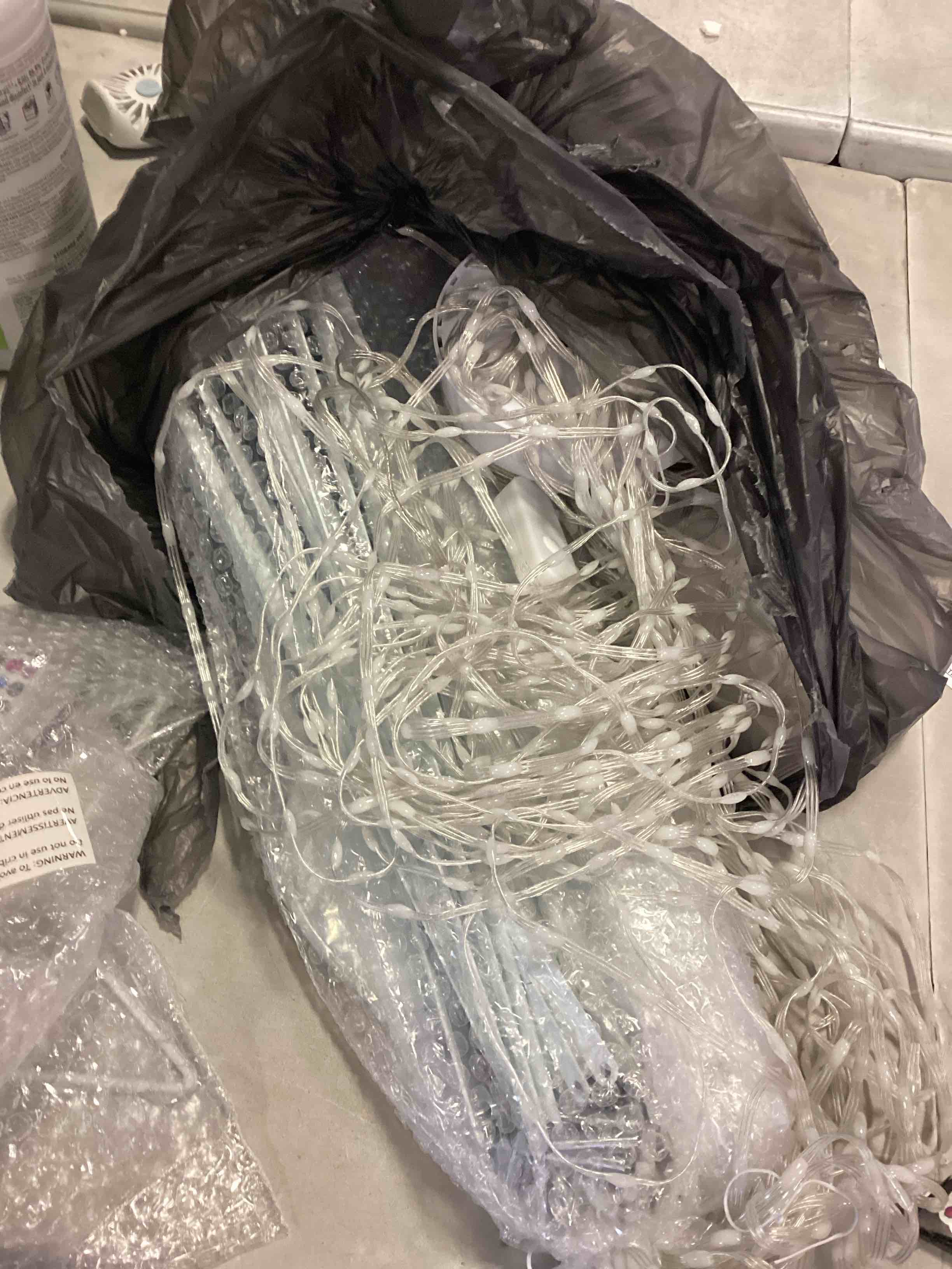 https://s3.amazonaws.com/lotting-images-prod/bidfta/PNK1969978_1741895935689.jpeg