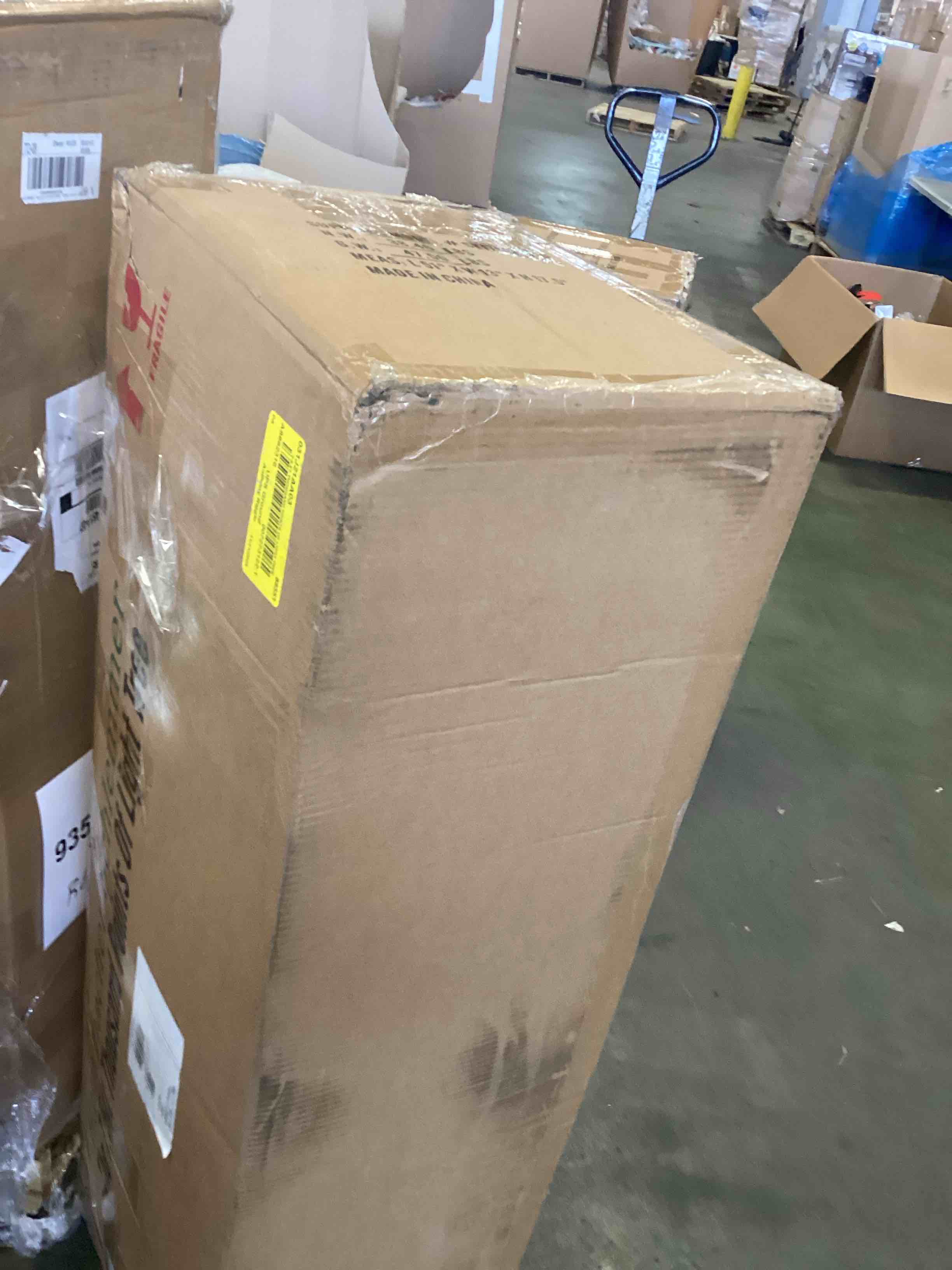 https://s3.amazonaws.com/lotting-images-prod/bidfta/PNK1969980_1741896400426.jpeg