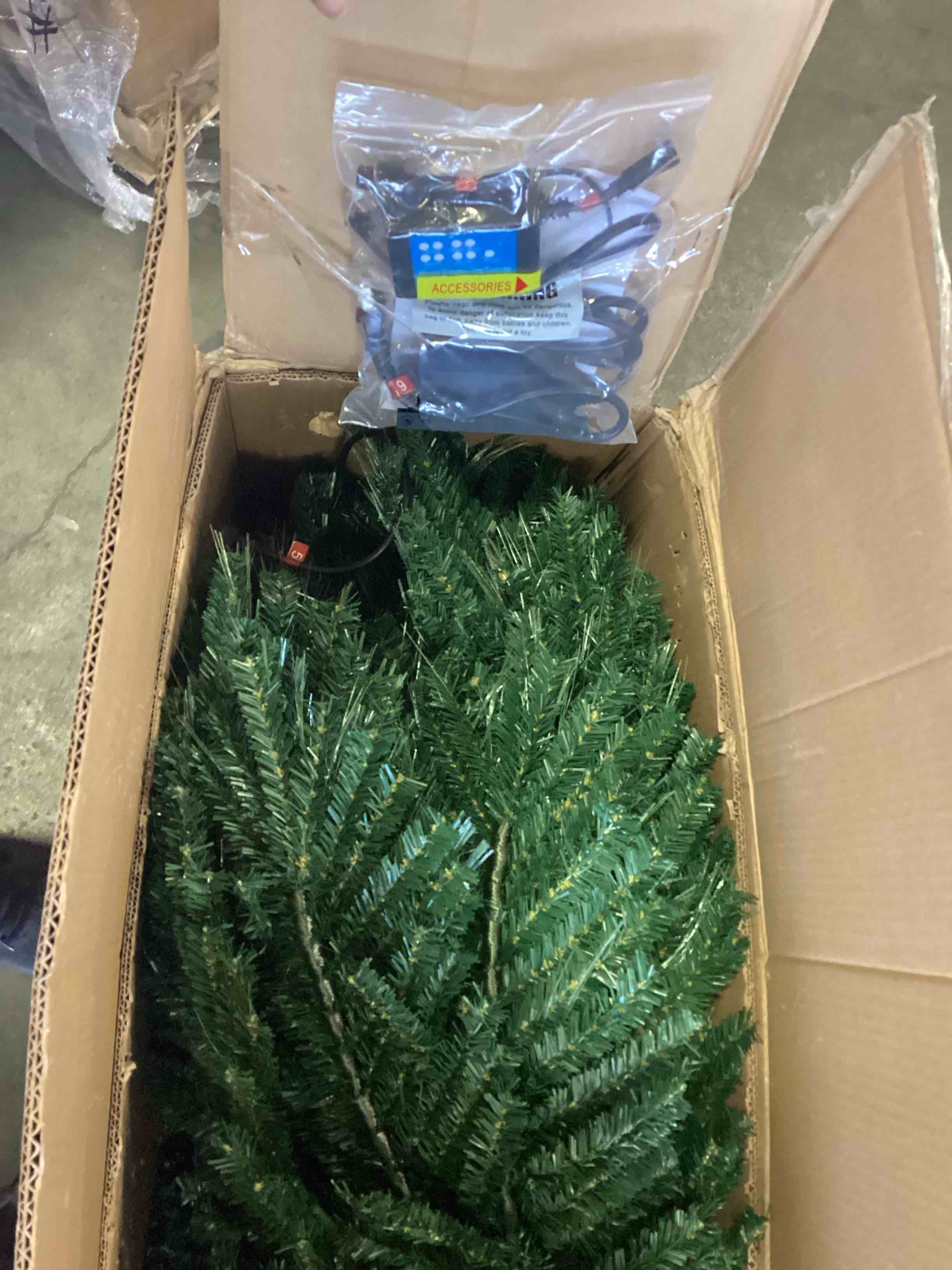 https://s3.amazonaws.com/lotting-images-prod/bidfta/PNK1969980_1741896456070.jpeg