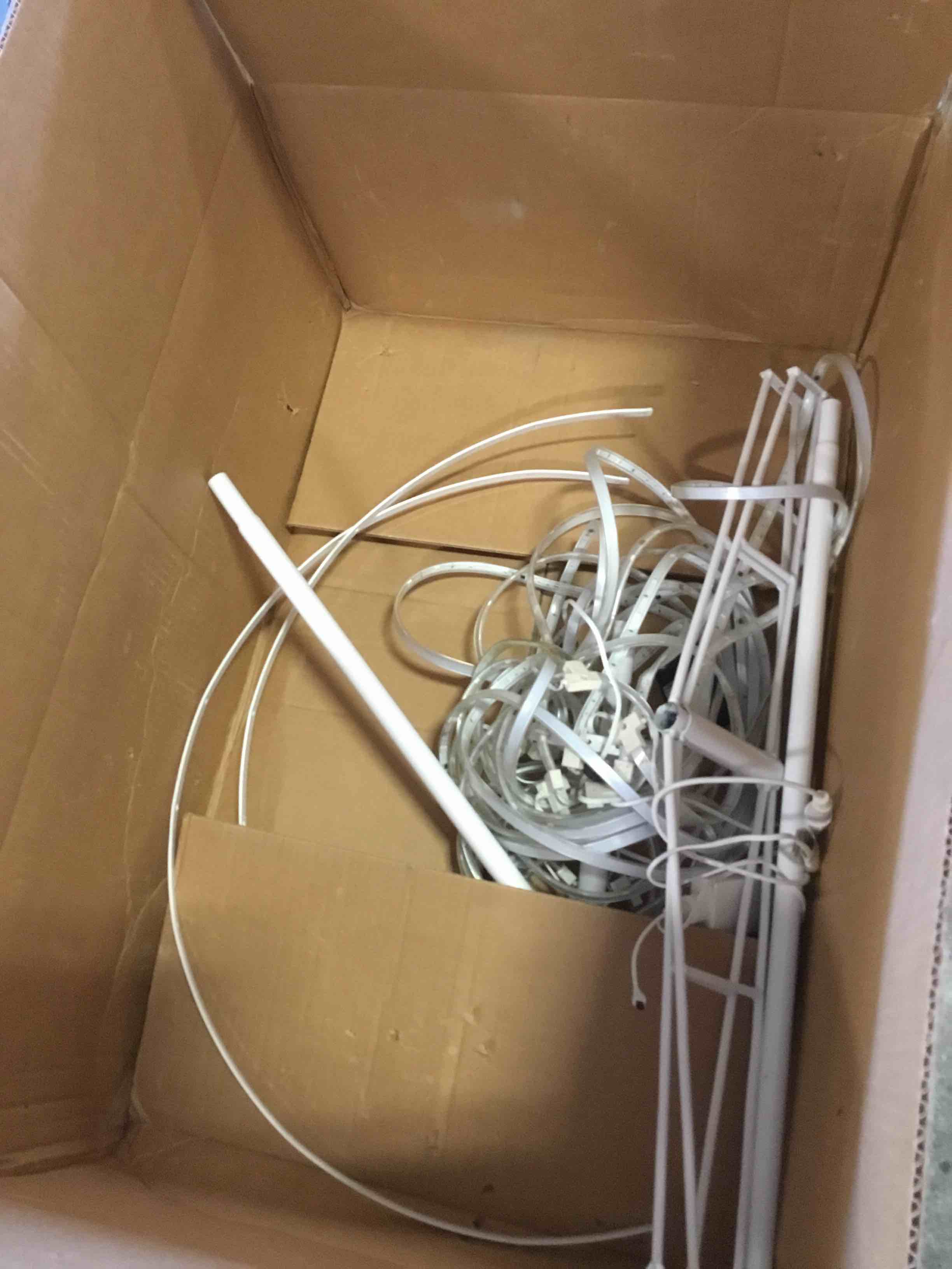 https://s3.amazonaws.com/lotting-images-prod/bidfta/PNK1970206_1742225692907.jpeg
