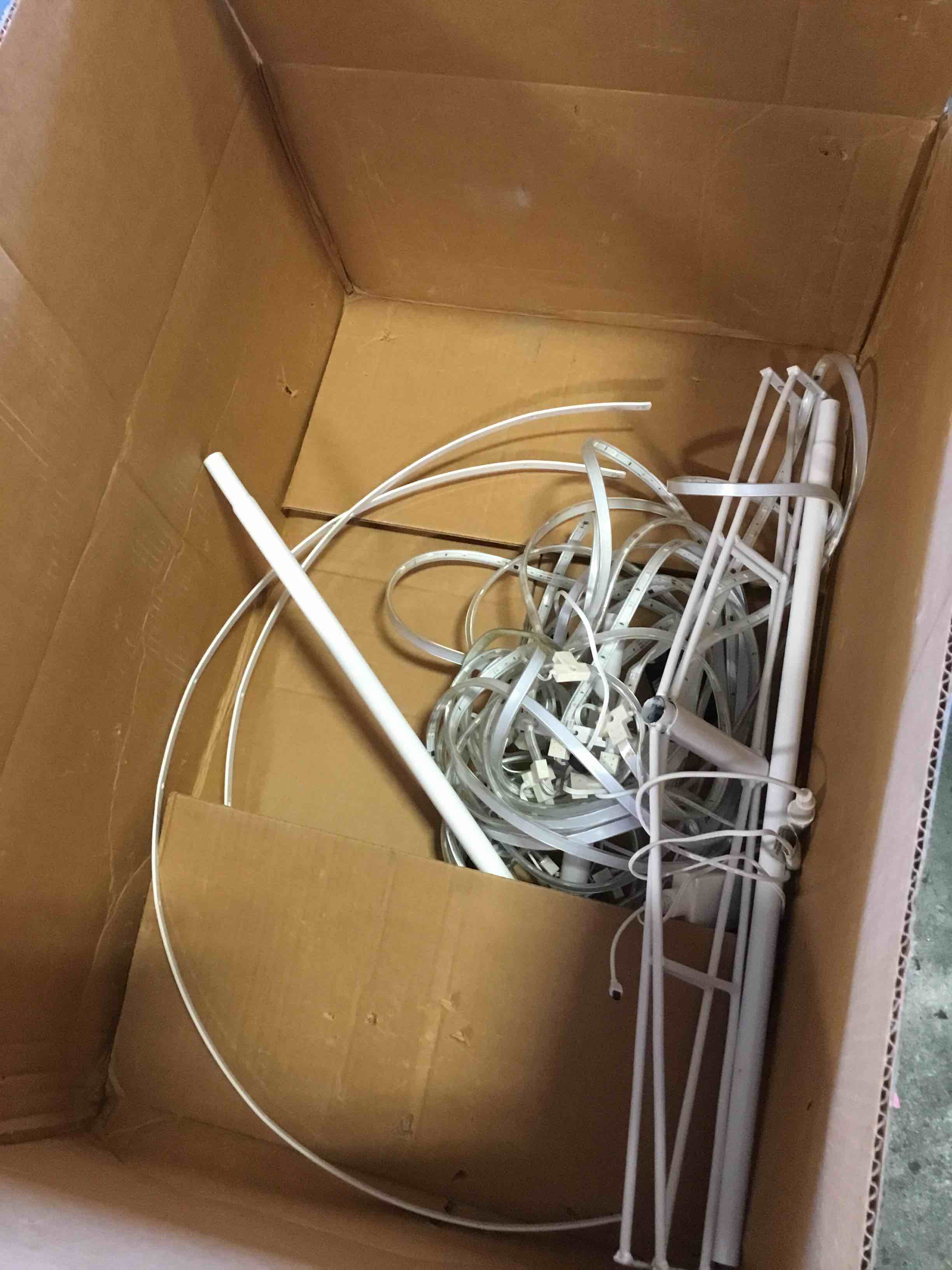 https://s3.amazonaws.com/lotting-images-prod/bidfta/PNK1970206_1742225694428.jpeg