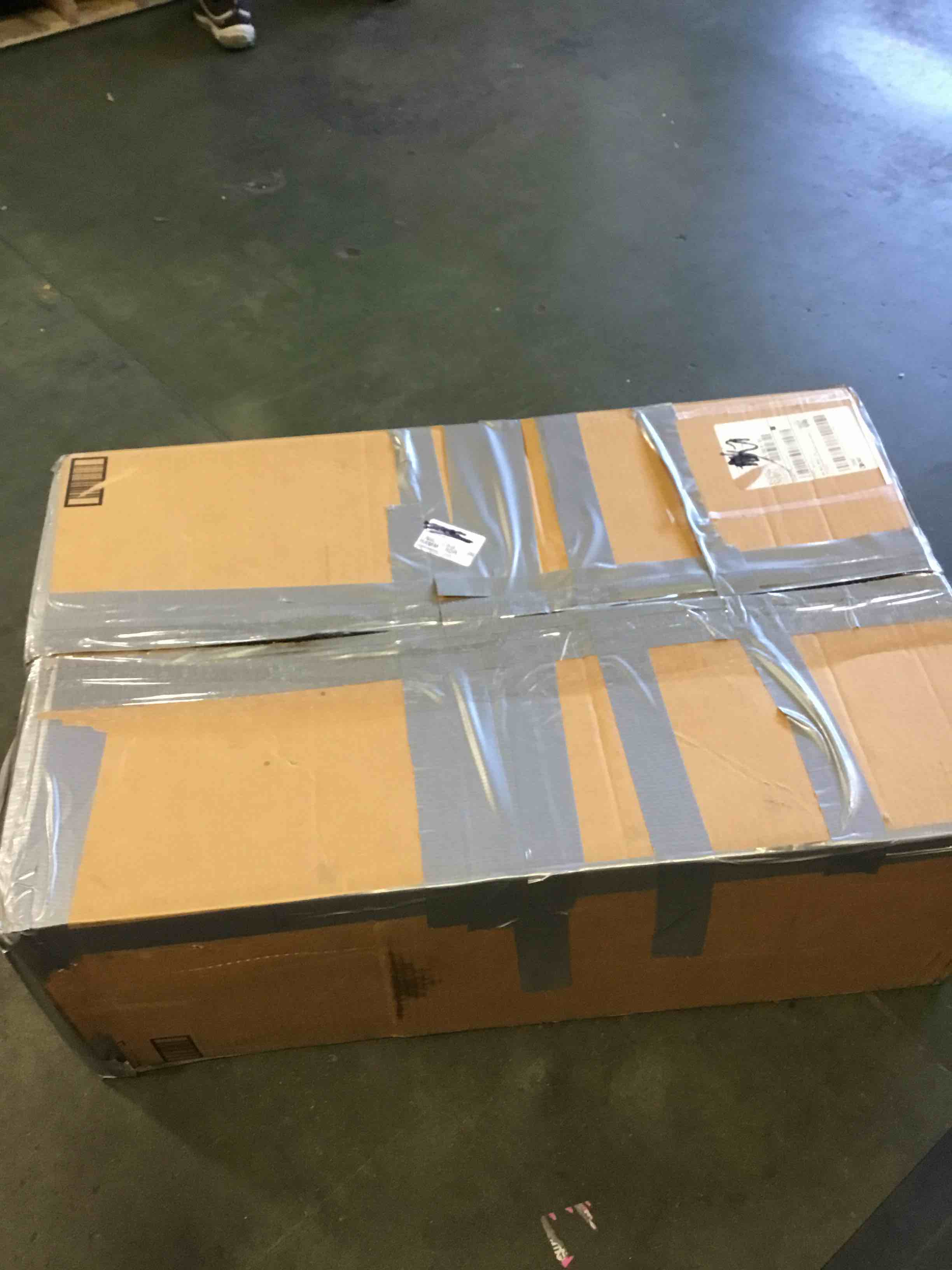 https://s3.amazonaws.com/lotting-images-prod/bidfta/PNK1970206_1742225724453.jpeg