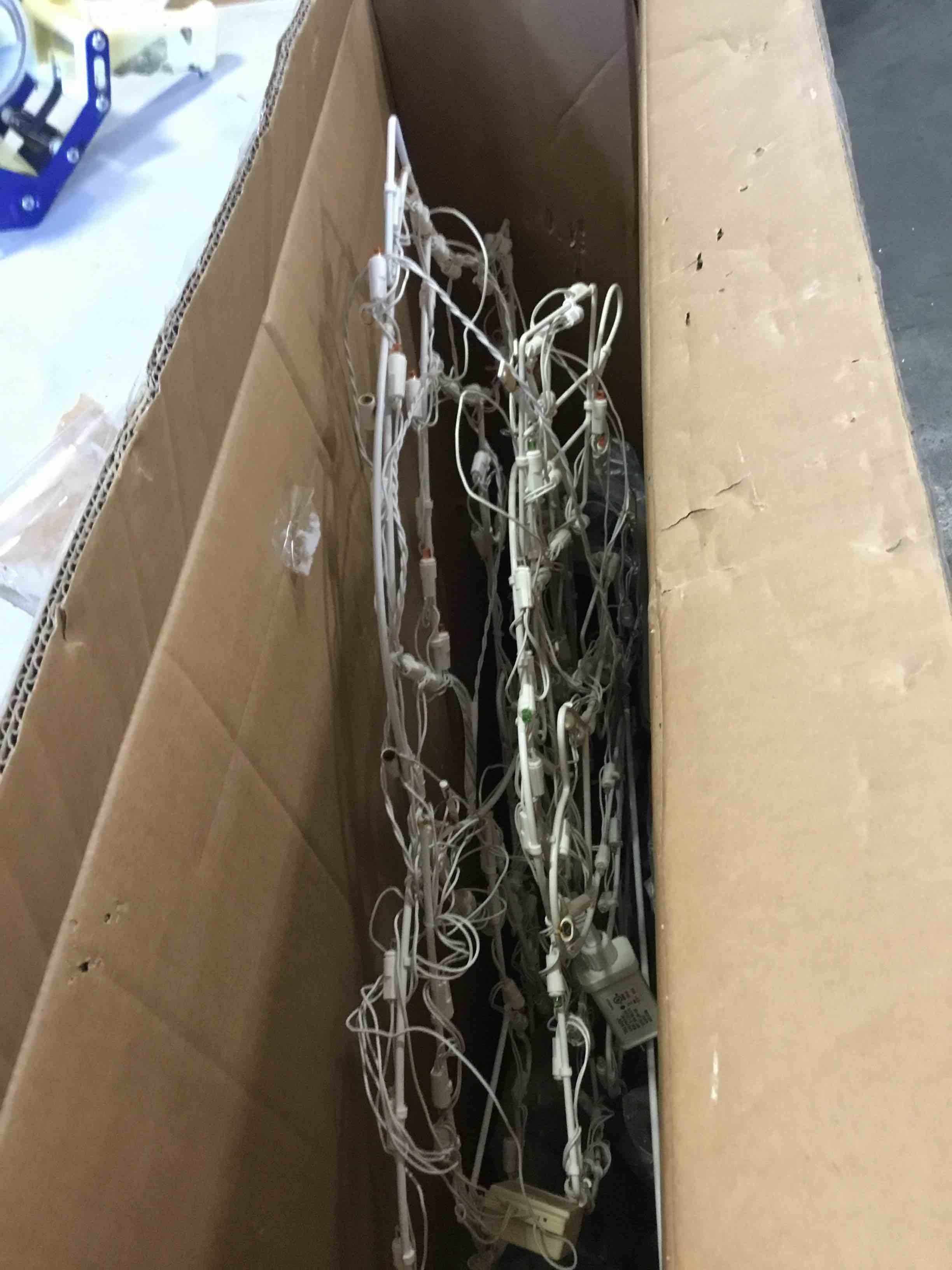 https://s3.amazonaws.com/lotting-images-prod/bidfta/PNK1970211_1742226590276.jpeg