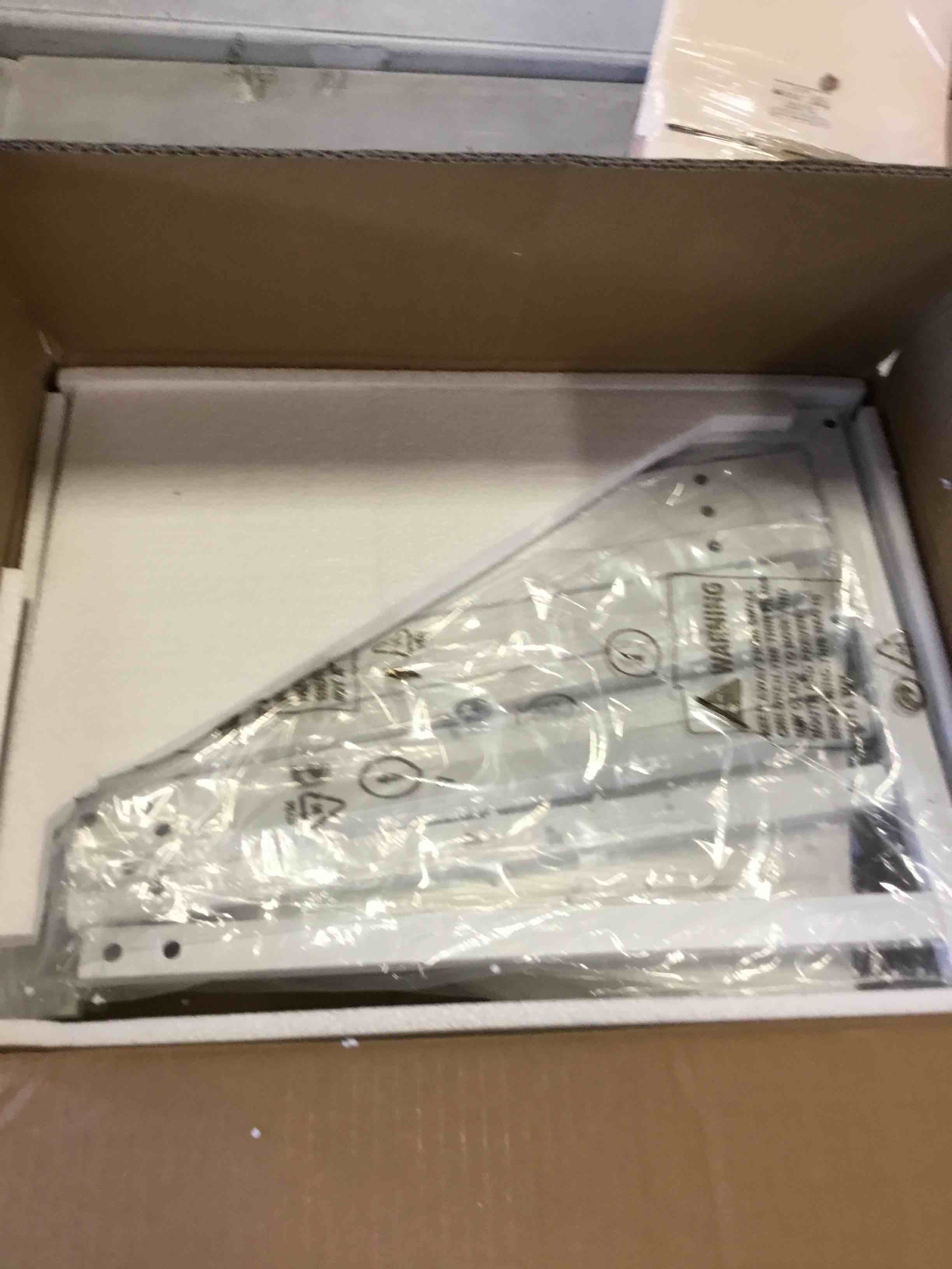 https://s3.amazonaws.com/lotting-images-prod/bidfta/PNK1970225_1742230932124.jpeg