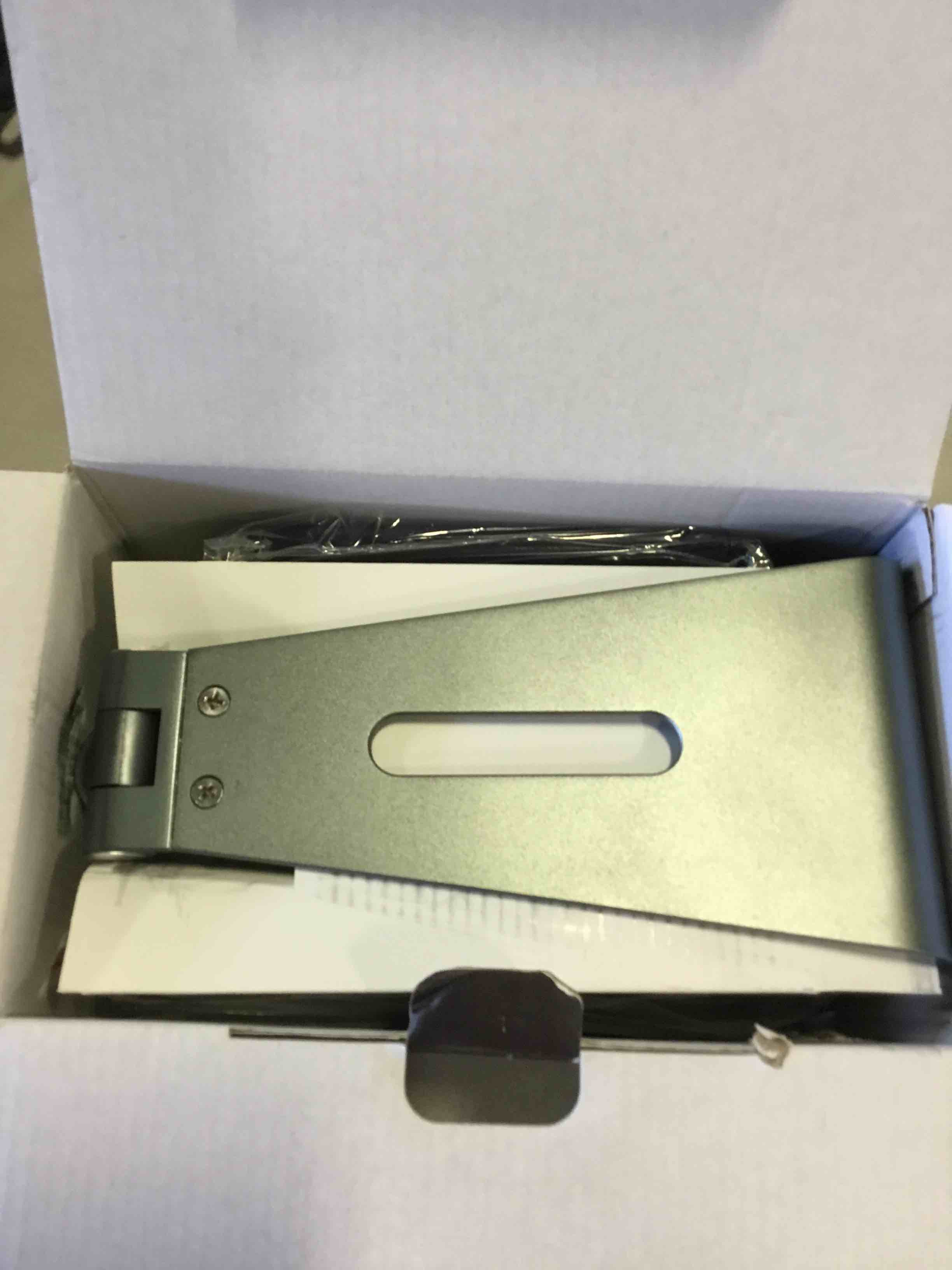 https://s3.amazonaws.com/lotting-images-prod/bidfta/PNK1970262_1742235532148.jpeg