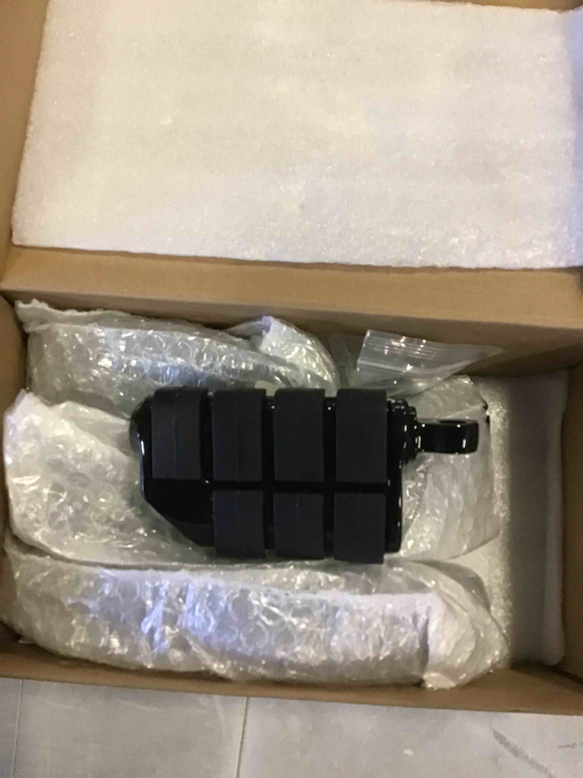 https://s3.amazonaws.com/lotting-images-prod/bidfta/PNK1971066_1743002853846.jpeg