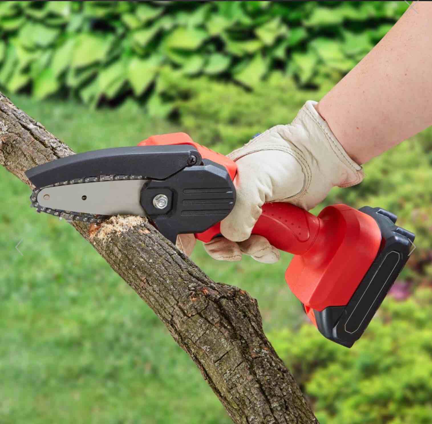 The Rechargeable Mini Chainsaw