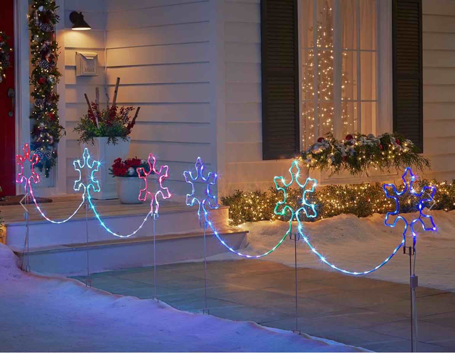 the choreographed lightshow snowflakes