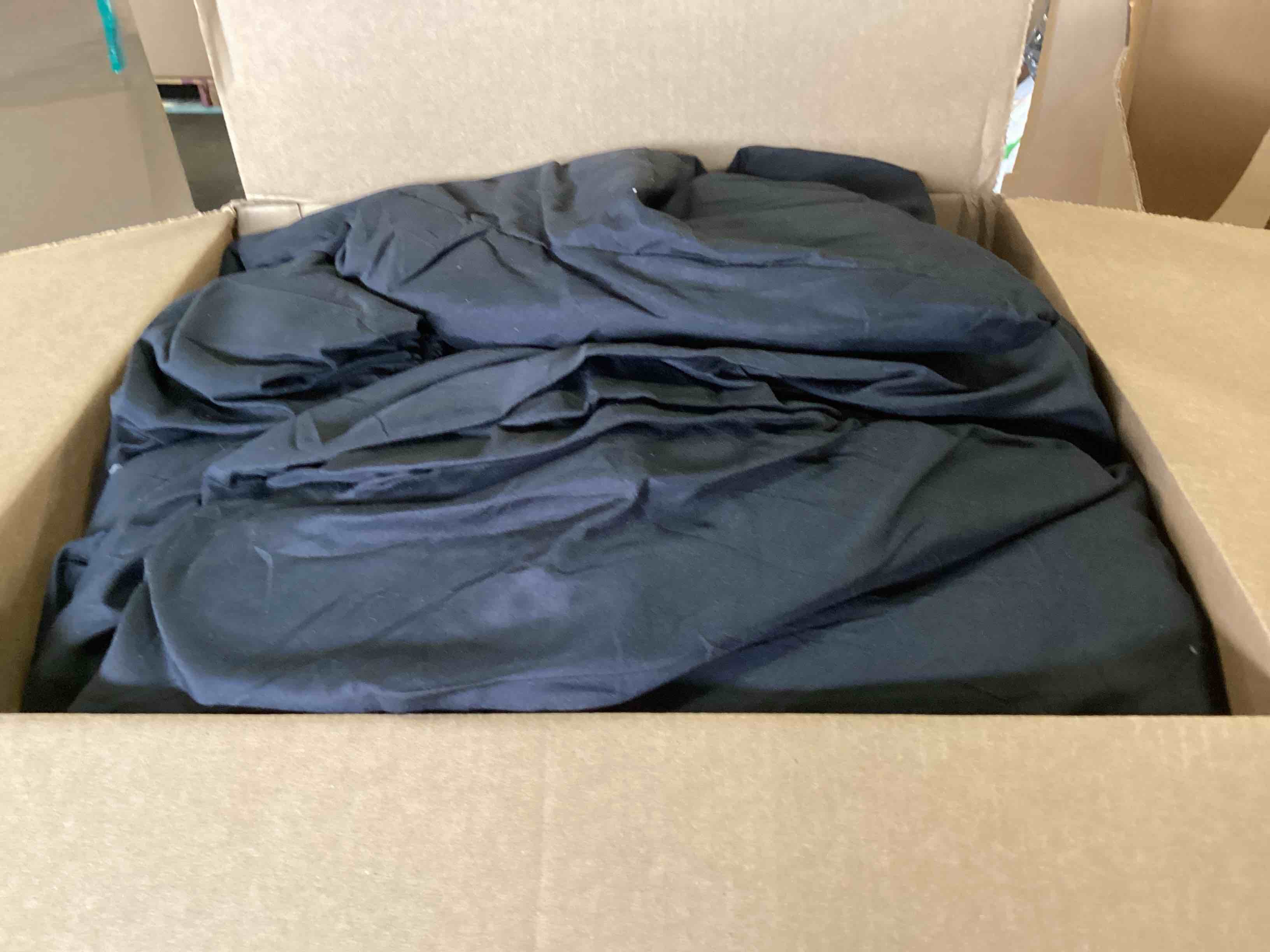https://s3.amazonaws.com/lotting-images-prod/bidfta/PNK1974277_1745941652652.jpeg