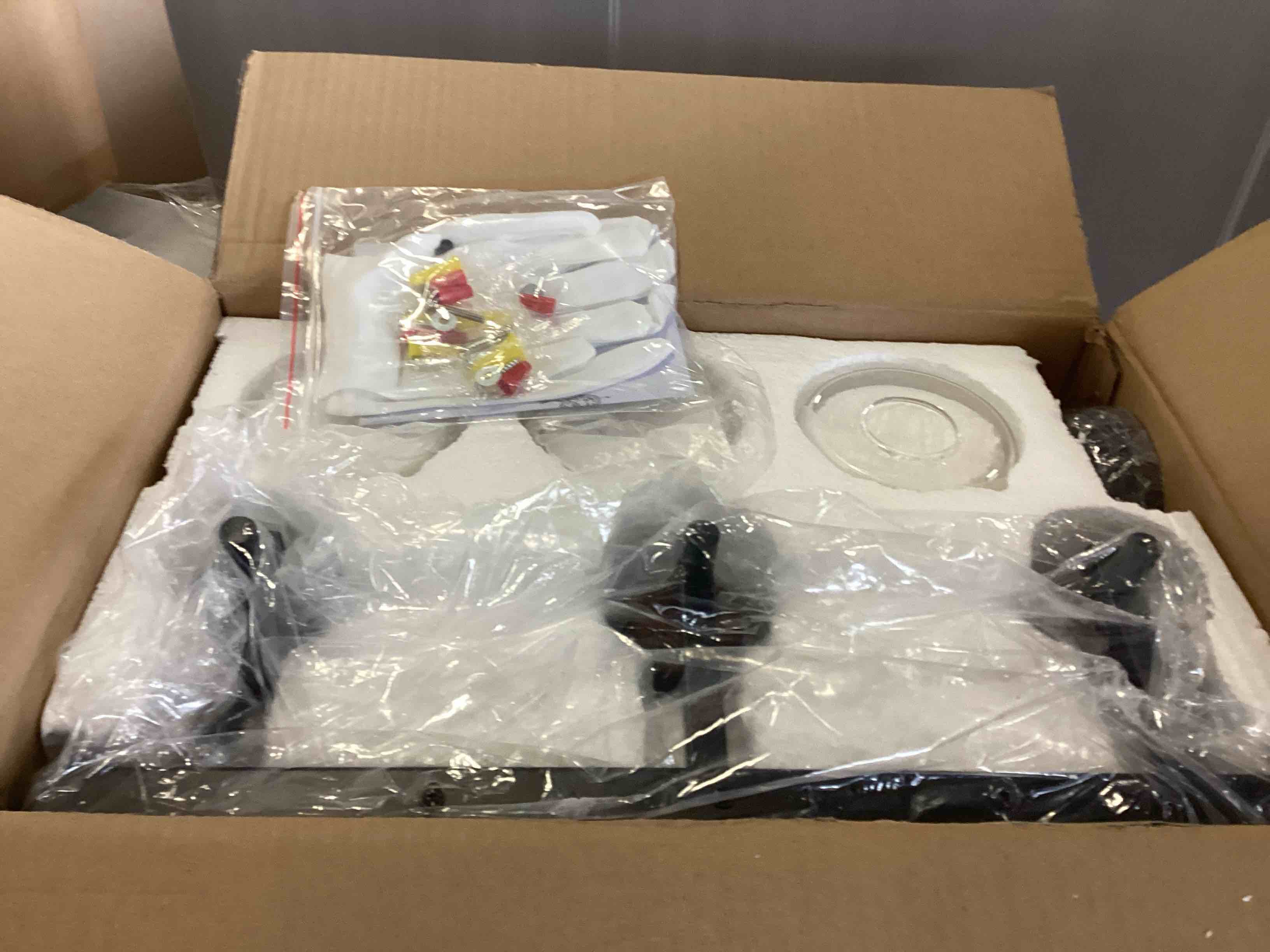 https://s3.amazonaws.com/lotting-images-prod/bidfta/PNK1974307_1745953628942.jpeg