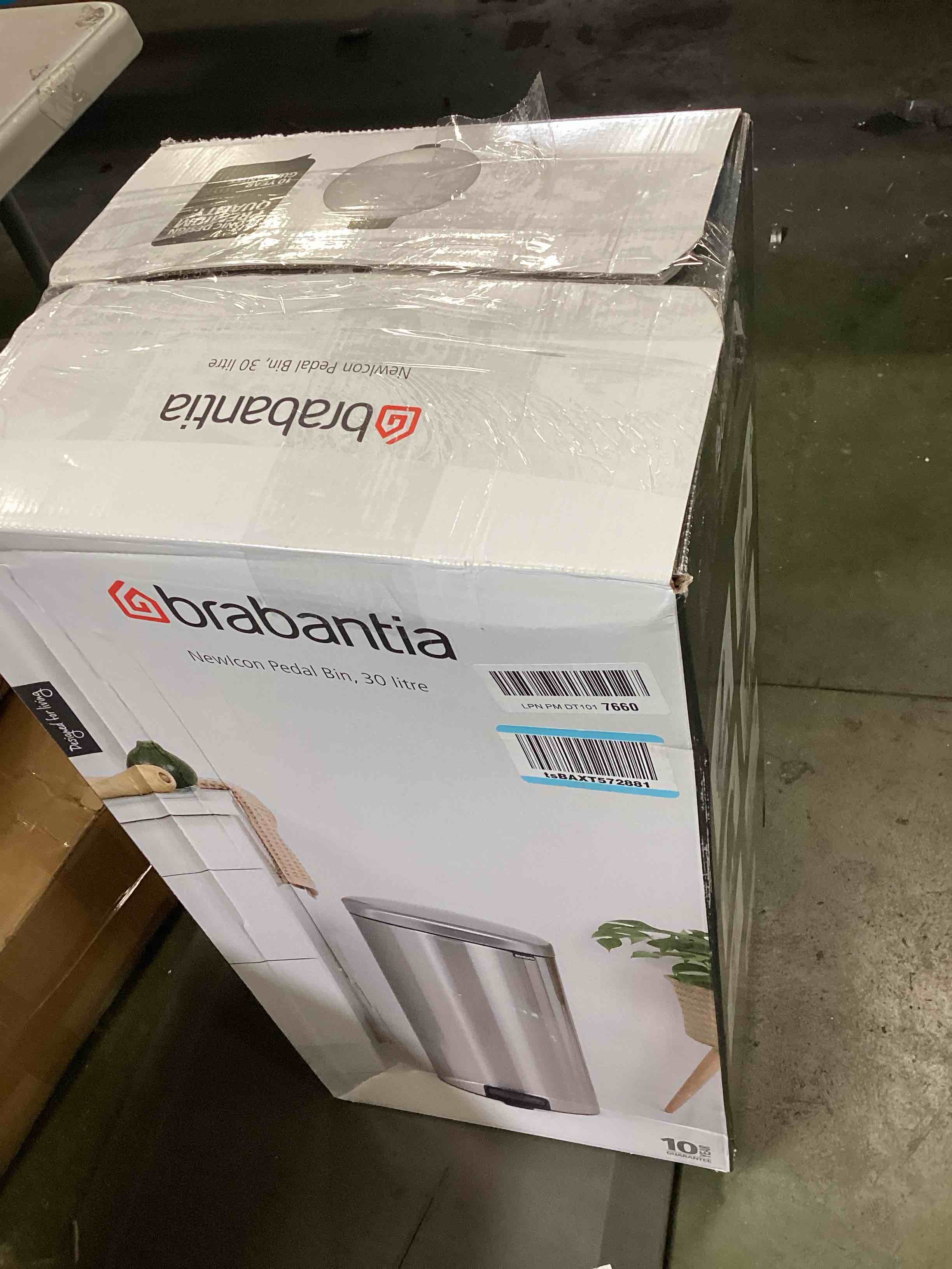 https://s3.amazonaws.com/lotting-images-prod/bidfta/PNK1974775_1746556553076.jpeg