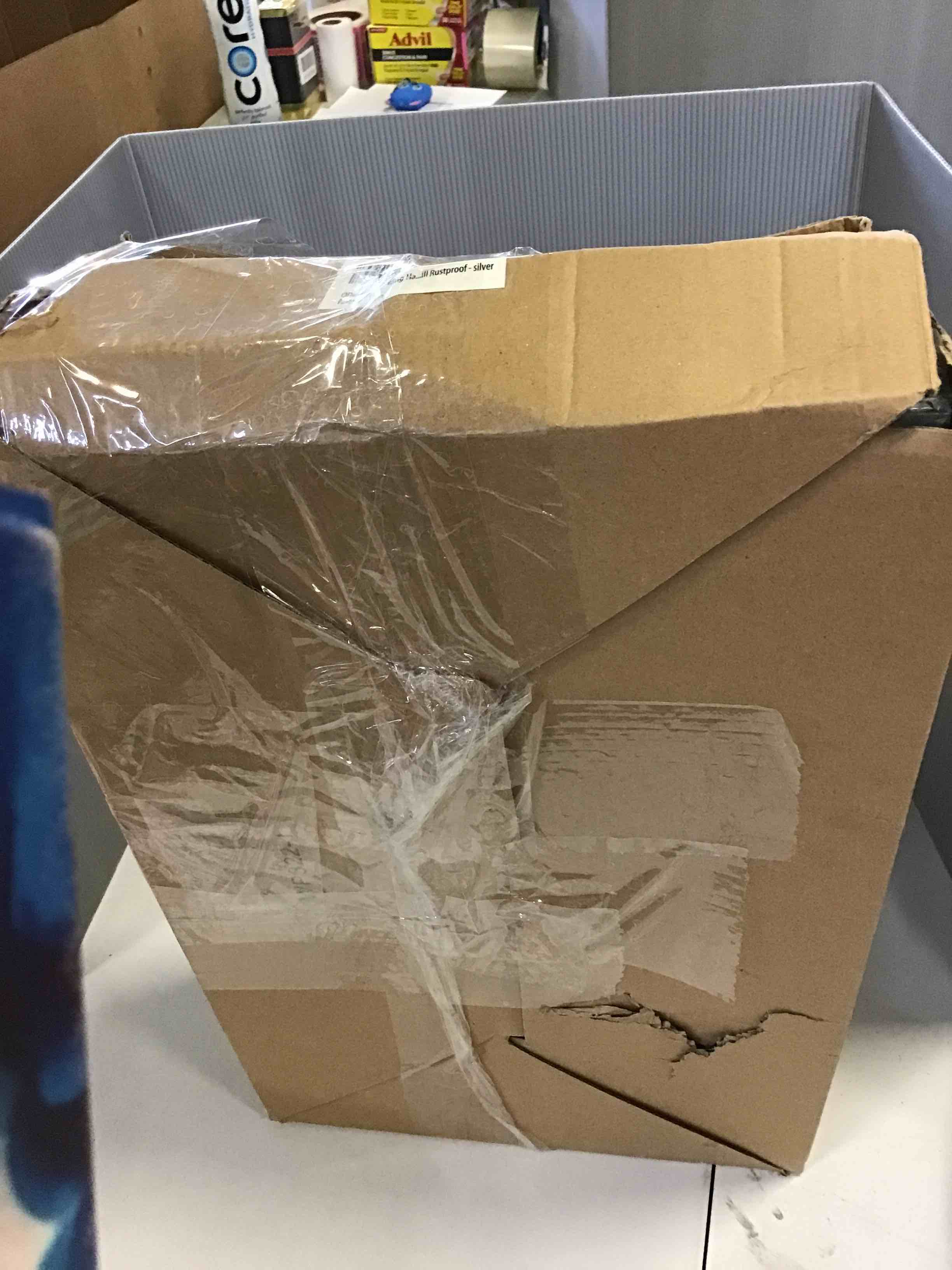 https://s3.amazonaws.com/lotting-images-prod/bidfta/PNK1976135_1745430378474.jpeg