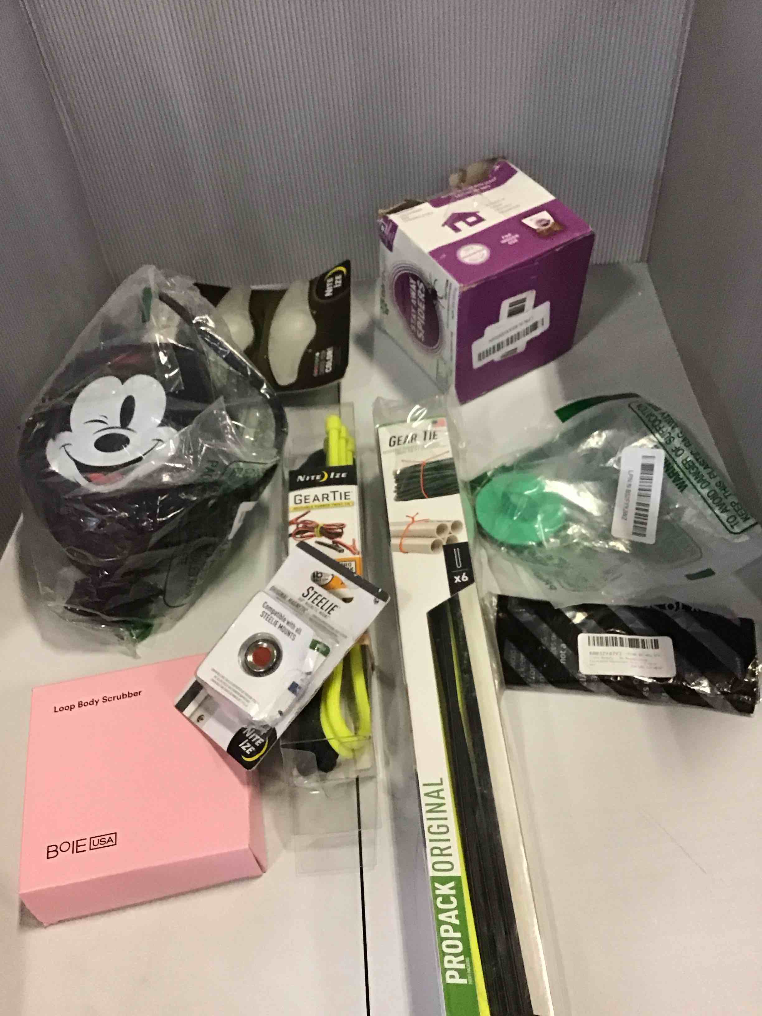 ASSORTED OF MICSELLANIUS INCLUDE, GEAR TIE, STEELIE MOUNT, LOOP BODY SCRUBBER AND MORE