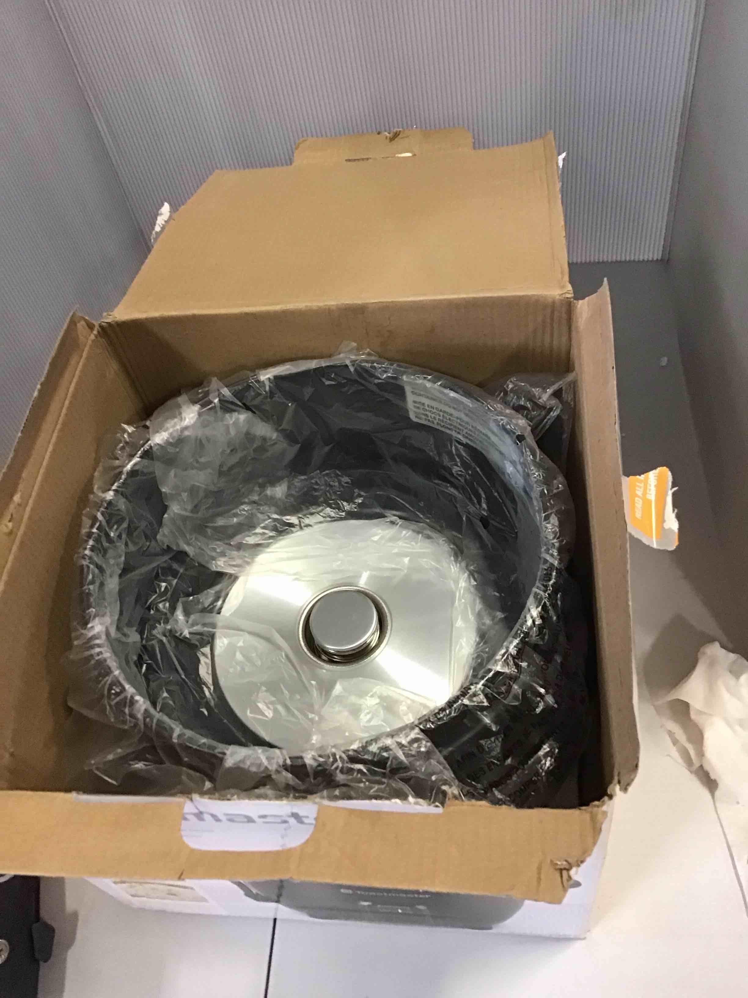 https://s3.amazonaws.com/lotting-images-prod/bidfta/PNK1976333_1745514050276.jpeg