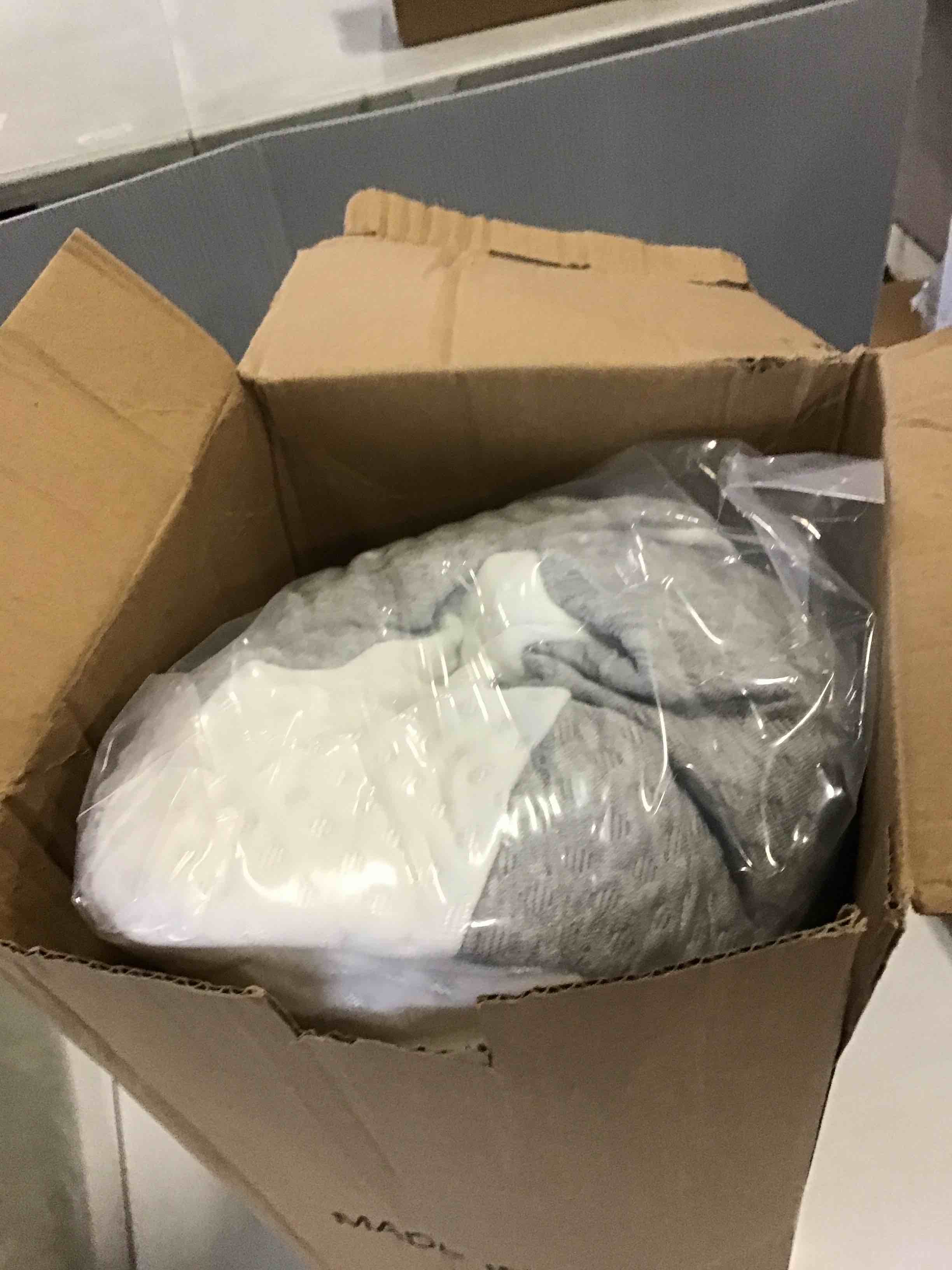 https://s3.amazonaws.com/lotting-images-prod/bidfta/PNK1976732_1745606275121.jpeg