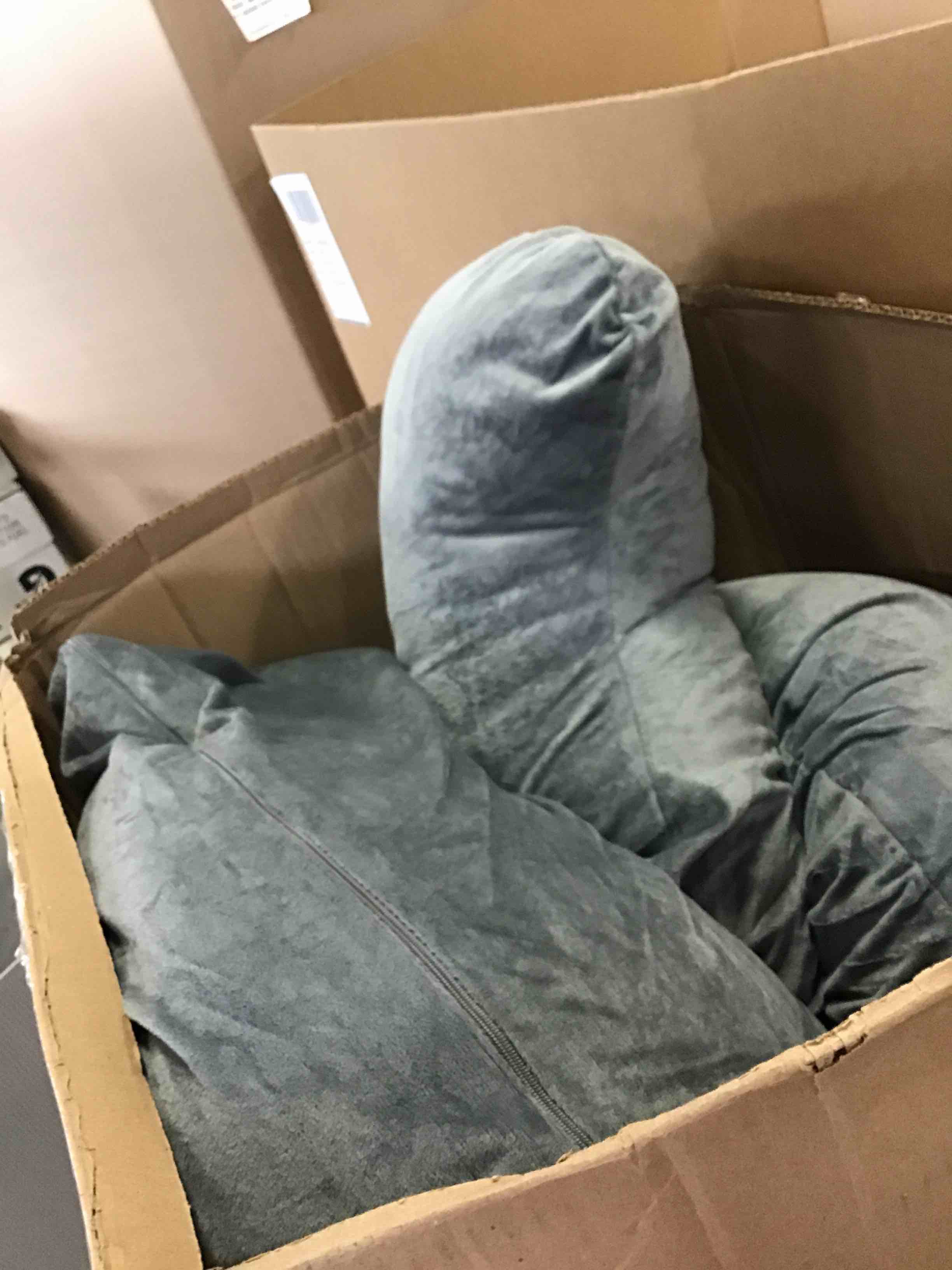 https://s3.amazonaws.com/lotting-images-prod/bidfta/PNK1977384_1745933253634.jpeg