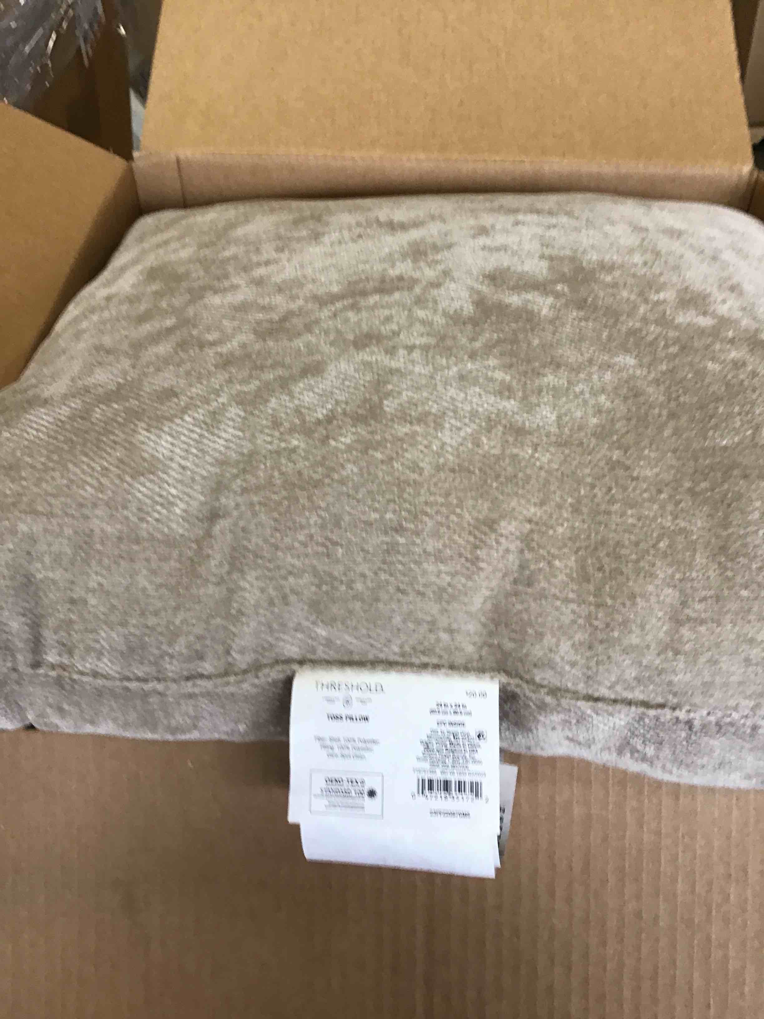 https://s3.amazonaws.com/lotting-images-prod/bidfta/PNK1977500_1745956179834.jpeg
