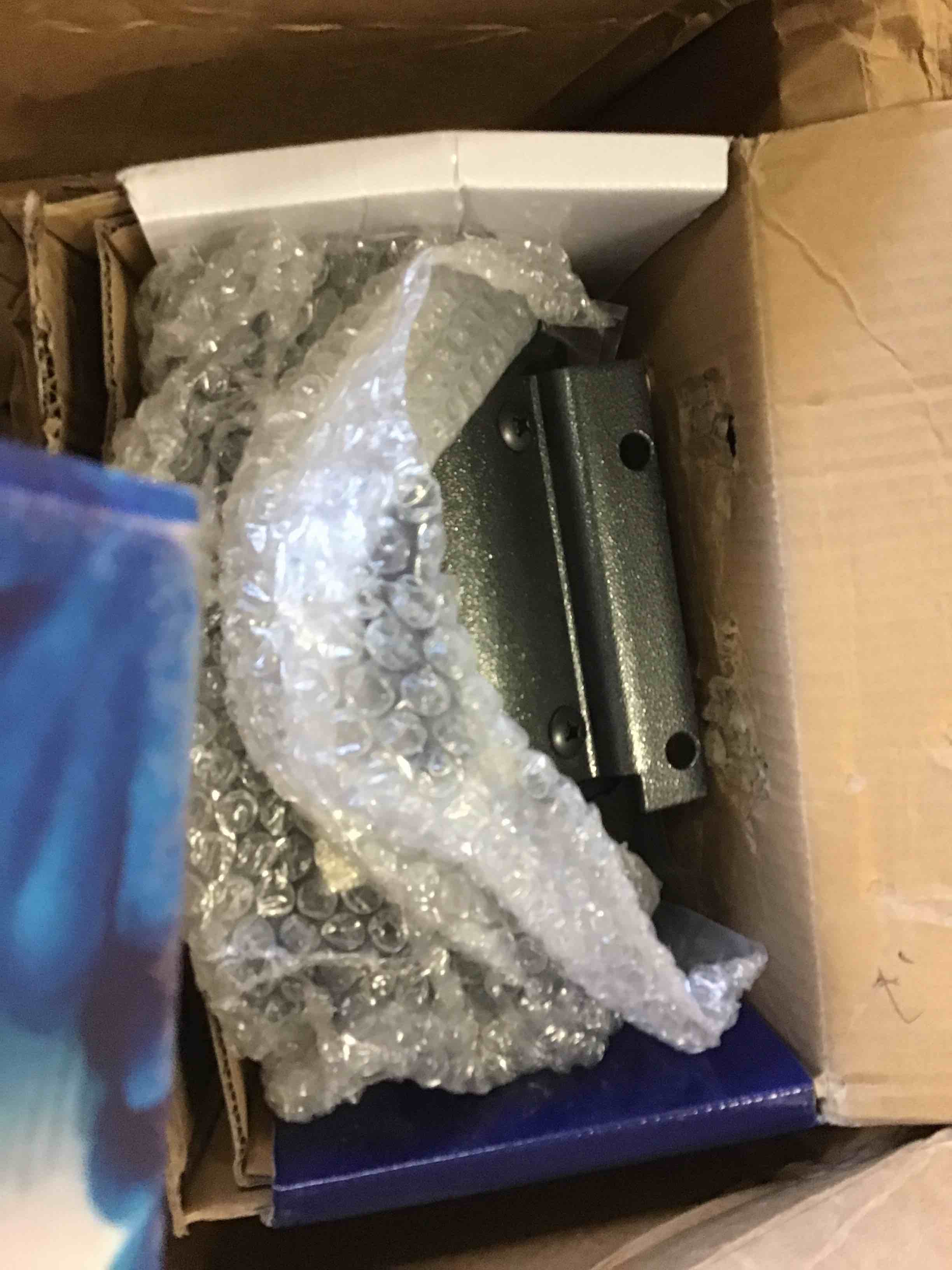 https://s3.amazonaws.com/lotting-images-prod/bidfta/PNK1977601_1746020430003.jpeg