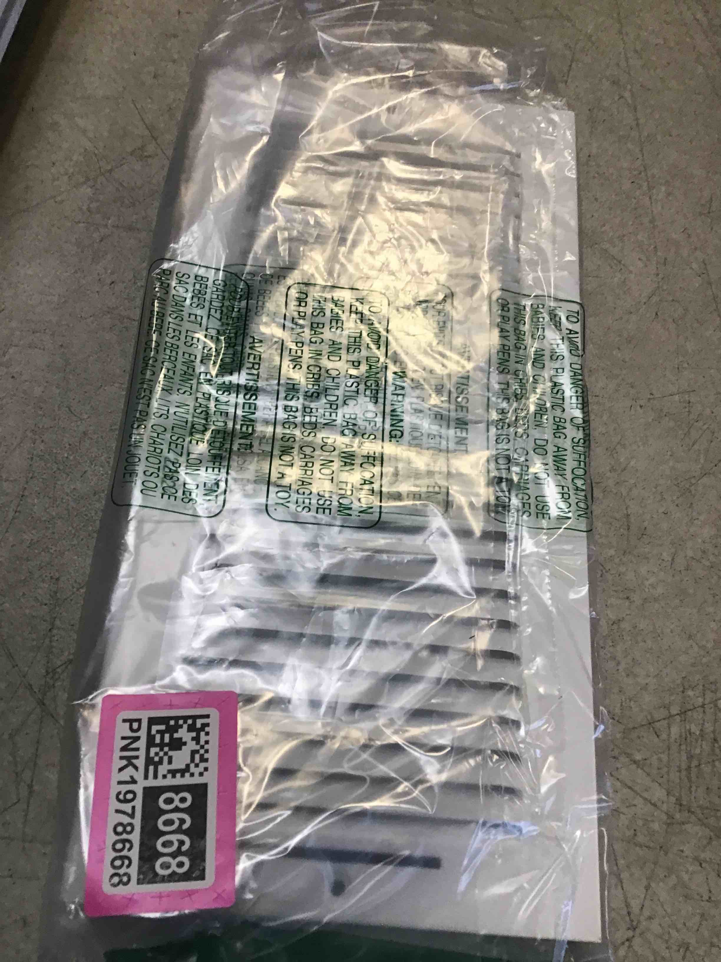 https://s3.amazonaws.com/lotting-images-prod/bidfta/PNK1978668_1742824231965.jpeg