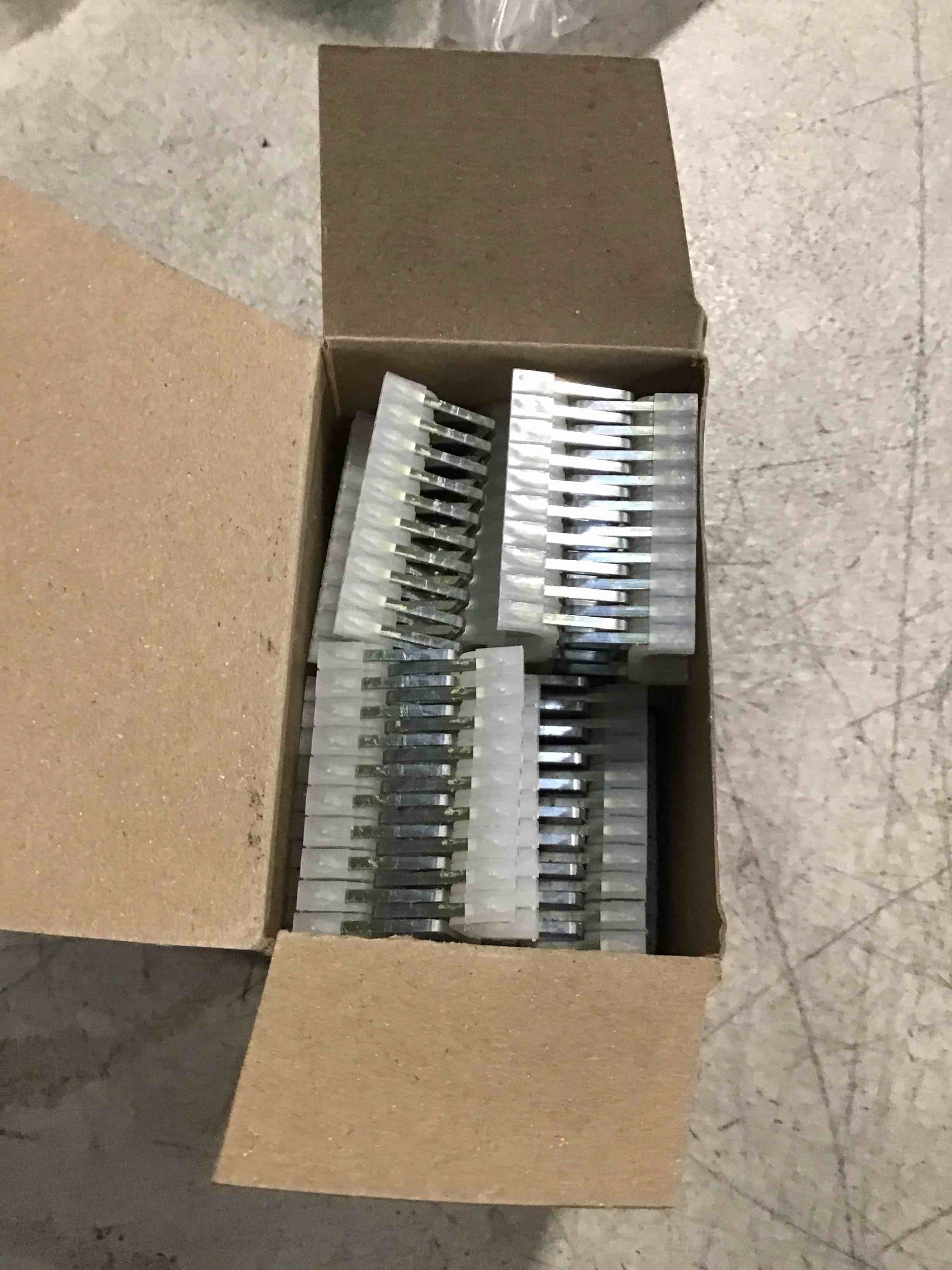 https://s3.amazonaws.com/lotting-images-prod/bidfta/PNK1978865_1742905657573.jpeg