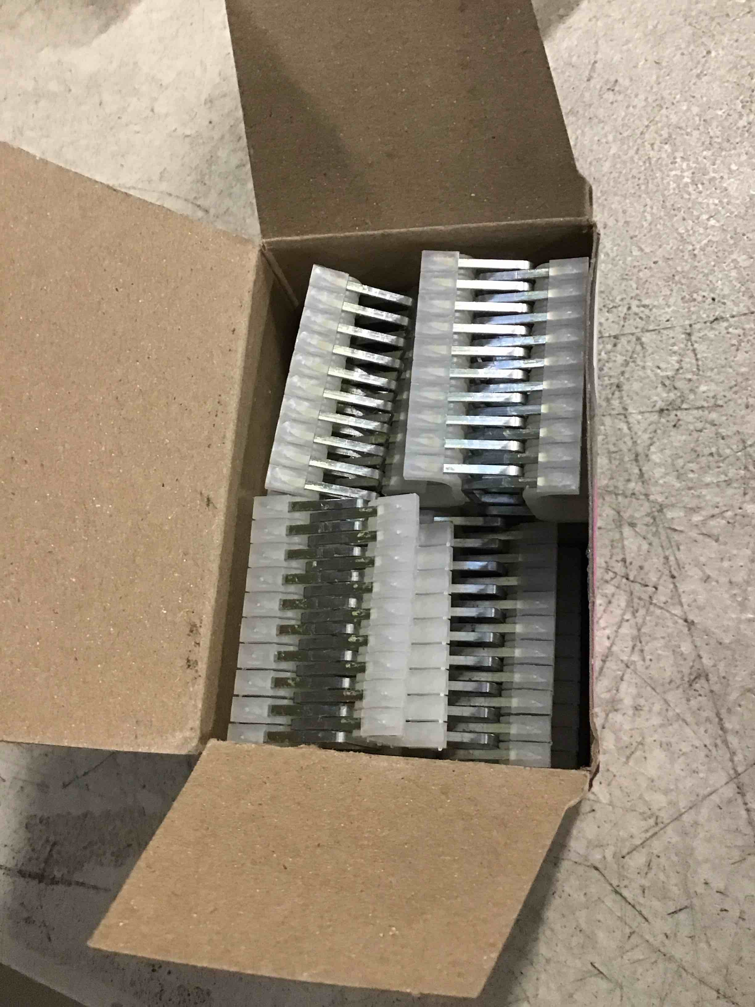 https://s3.amazonaws.com/lotting-images-prod/bidfta/PNK1978865_1742905659137.jpeg