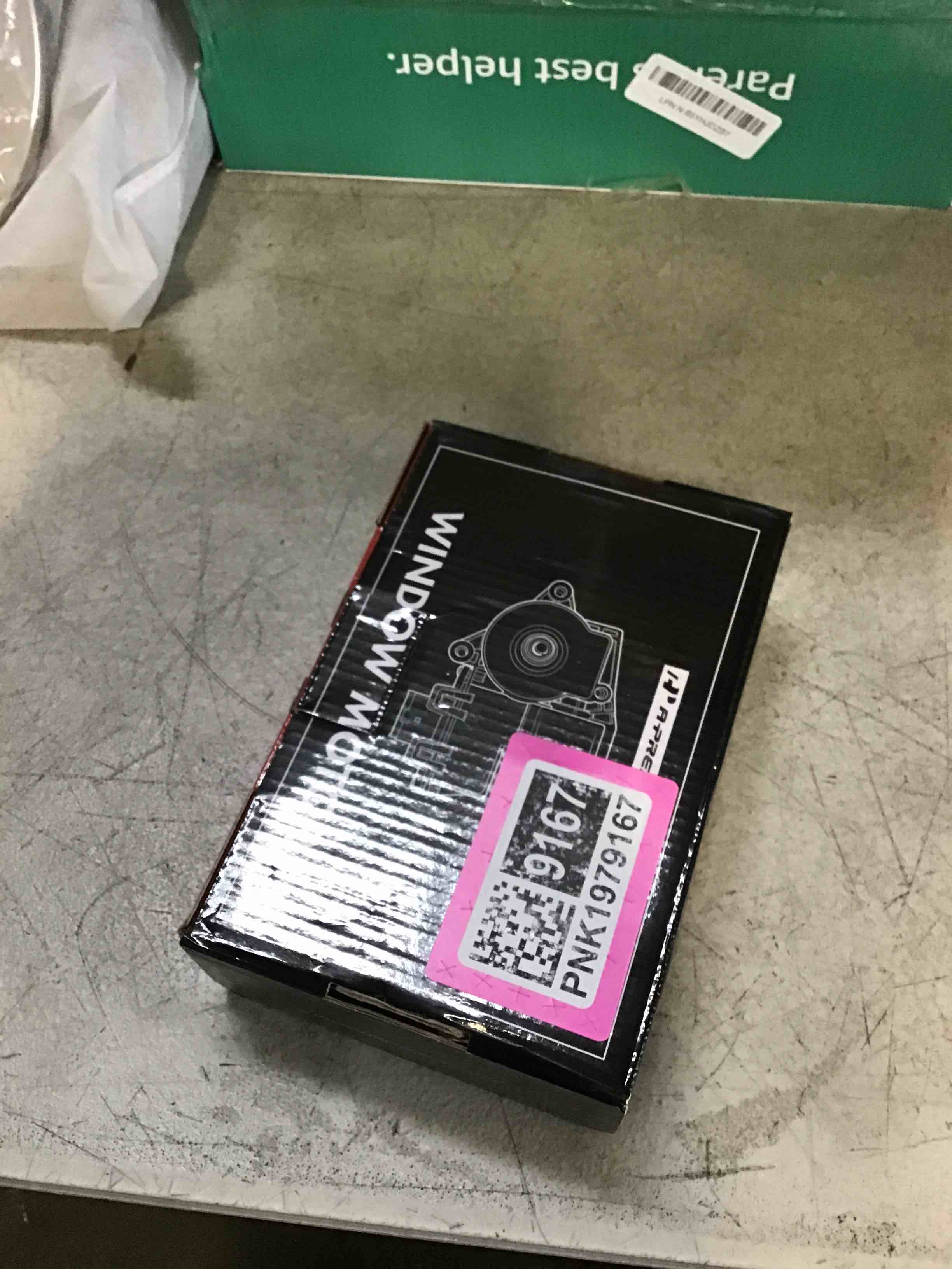 https://s3.amazonaws.com/lotting-images-prod/bidfta/PNK1979167_1743009161398.jpeg