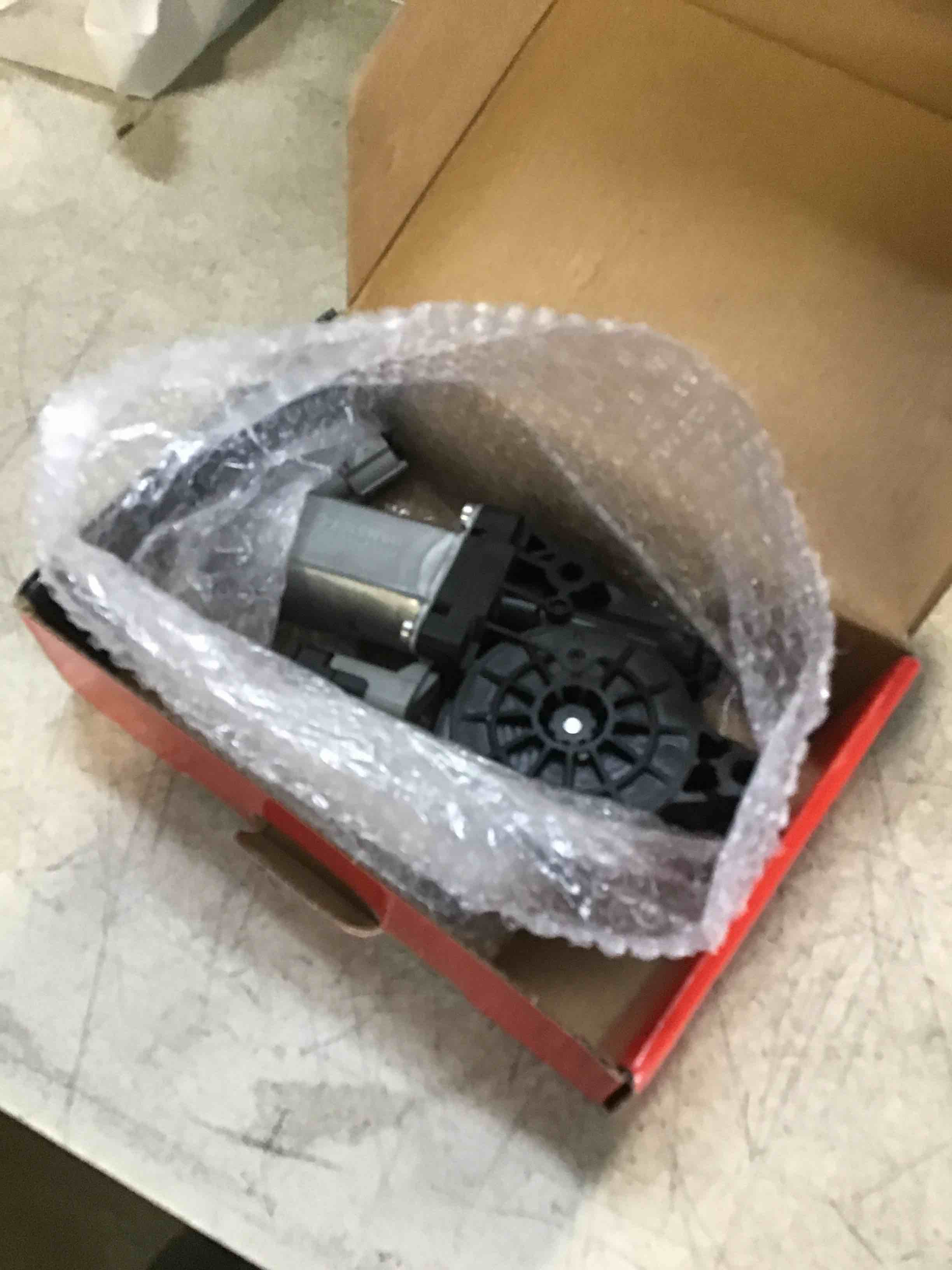 https://s3.amazonaws.com/lotting-images-prod/bidfta/PNK1979167_1743009177439.jpeg