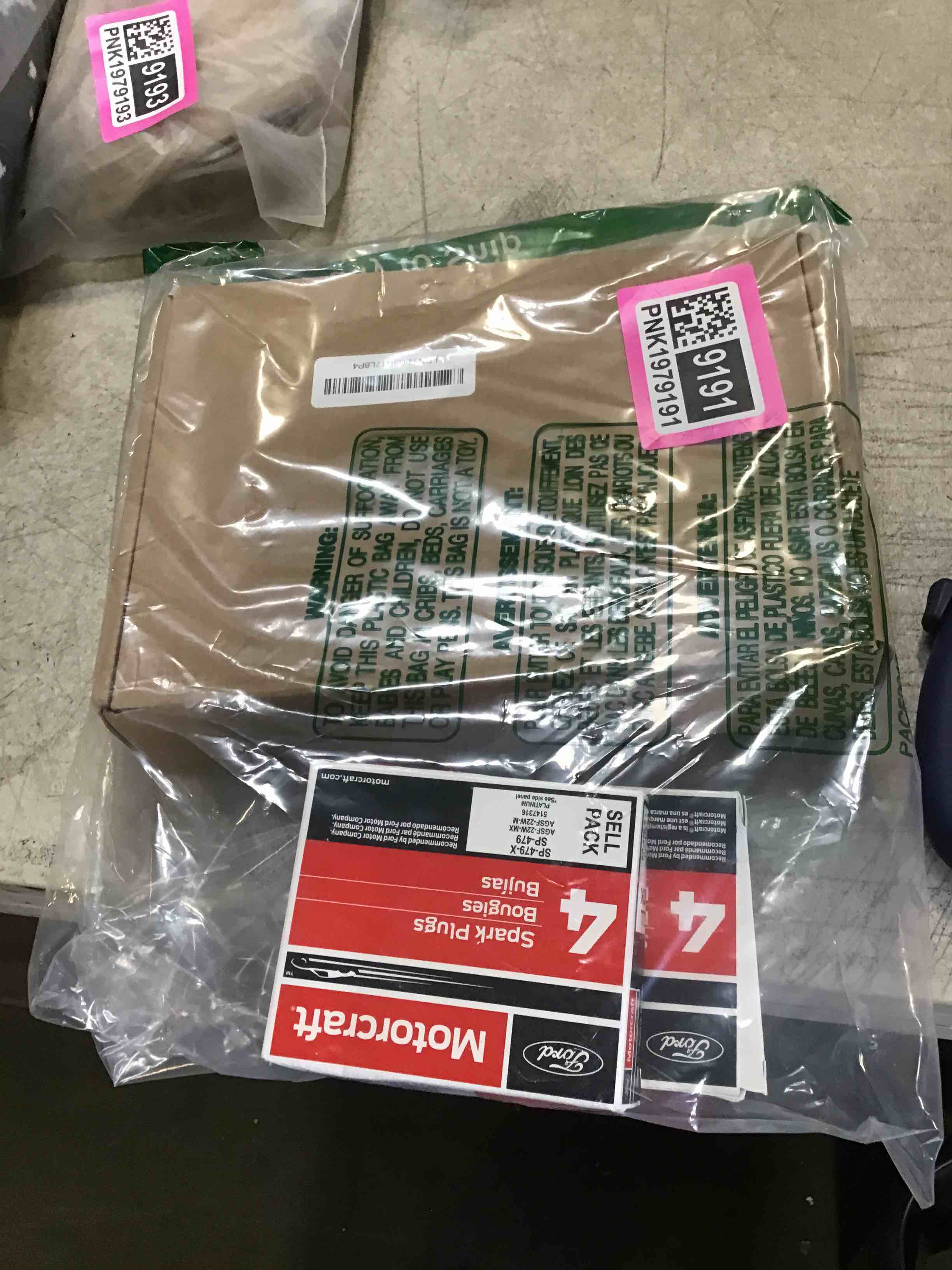 https://s3.amazonaws.com/lotting-images-prod/bidfta/PNK1979191_1743011033876.jpeg