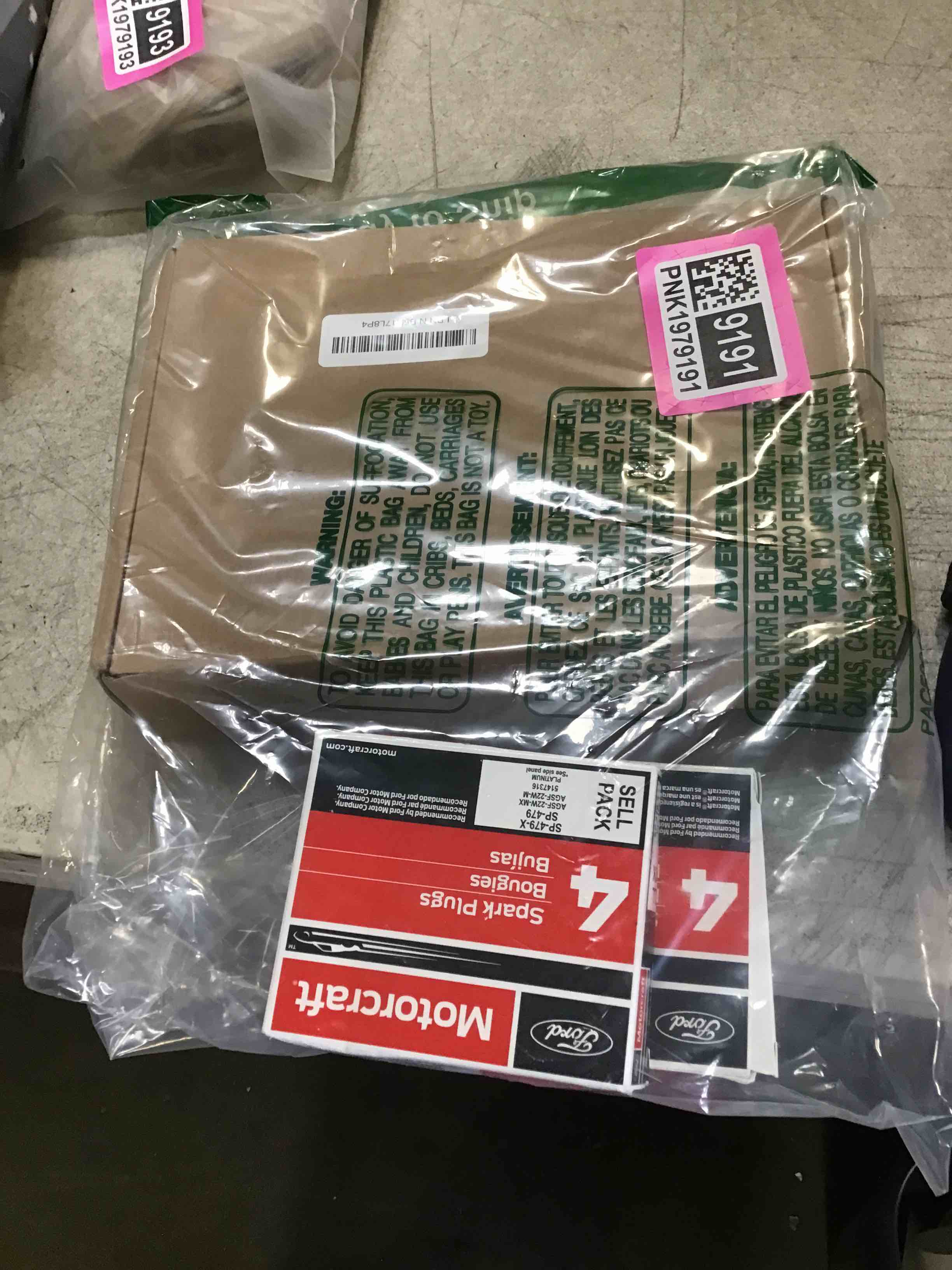 https://s3.amazonaws.com/lotting-images-prod/bidfta/PNK1979191_1743011035221.jpeg
