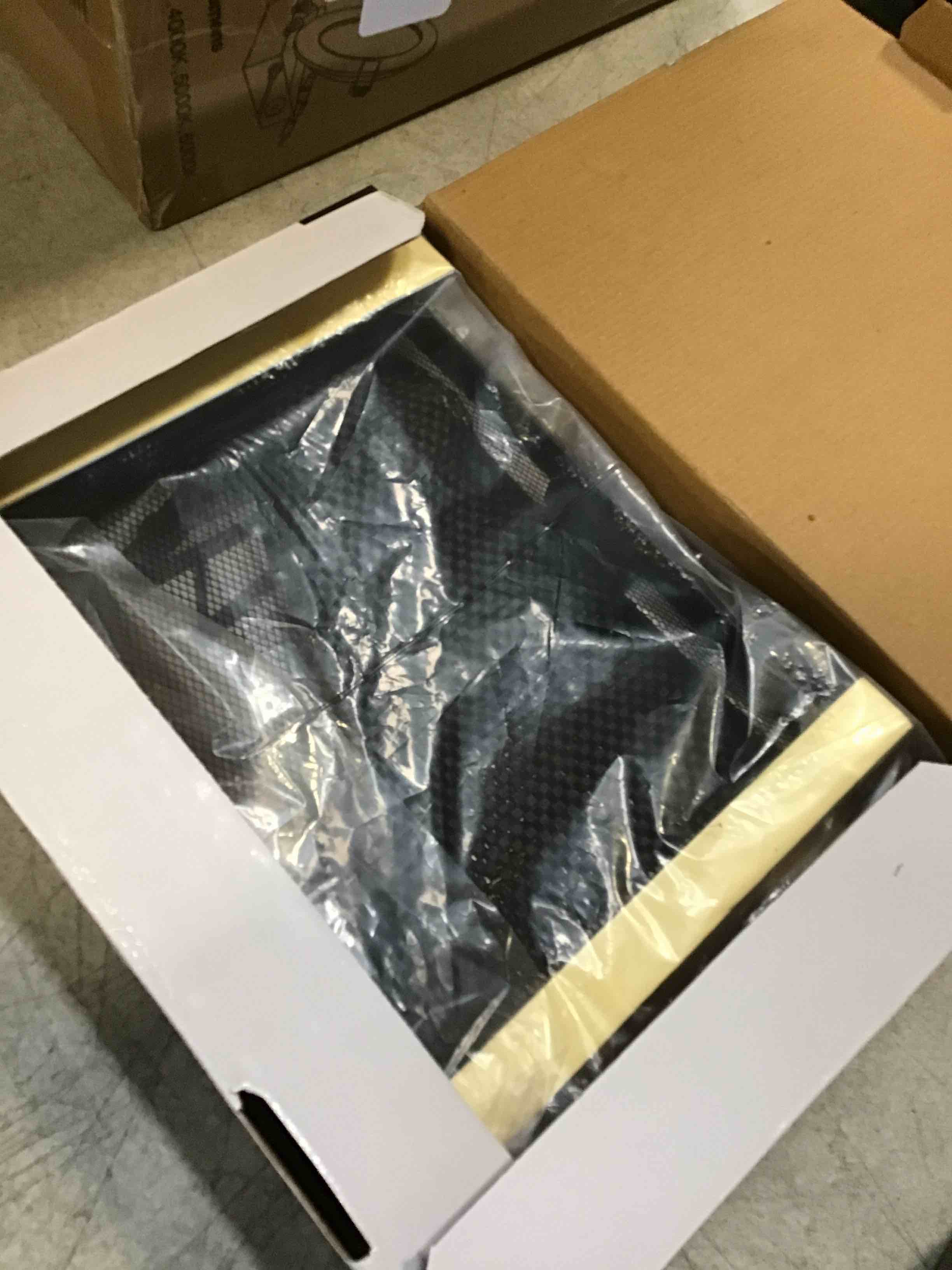https://s3.amazonaws.com/lotting-images-prod/bidfta/PNK1979205_1743014879063.jpeg
