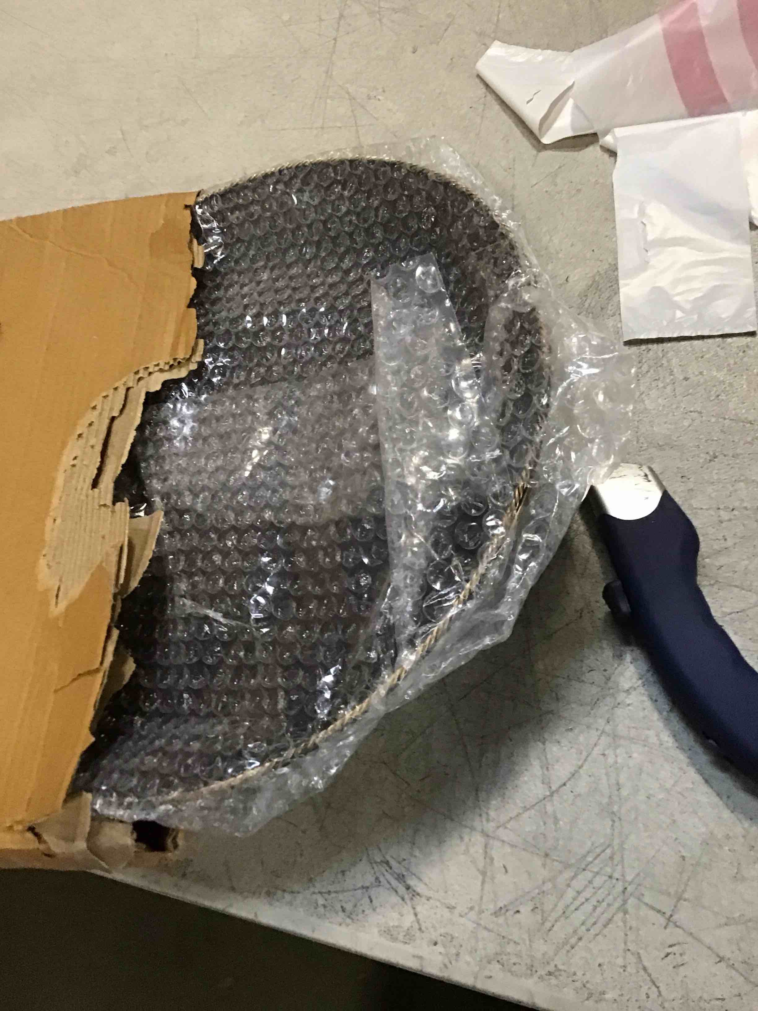 https://s3.amazonaws.com/lotting-images-prod/bidfta/PNK1979778_1743597725003.jpeg