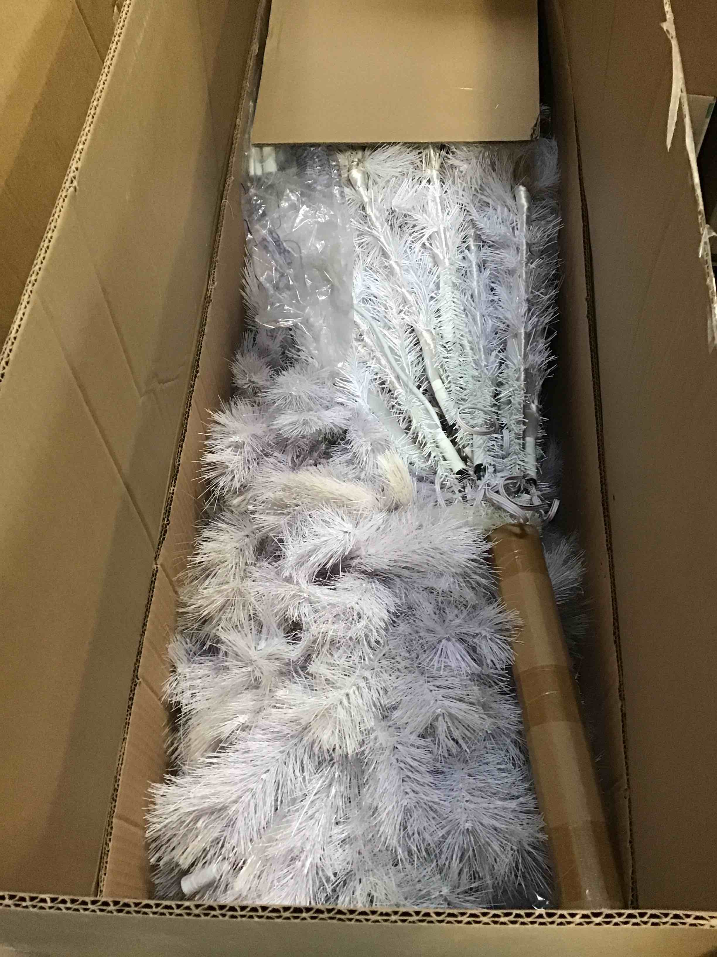 https://s3.amazonaws.com/lotting-images-prod/bidfta/PNK1980083_1744028176952.jpeg