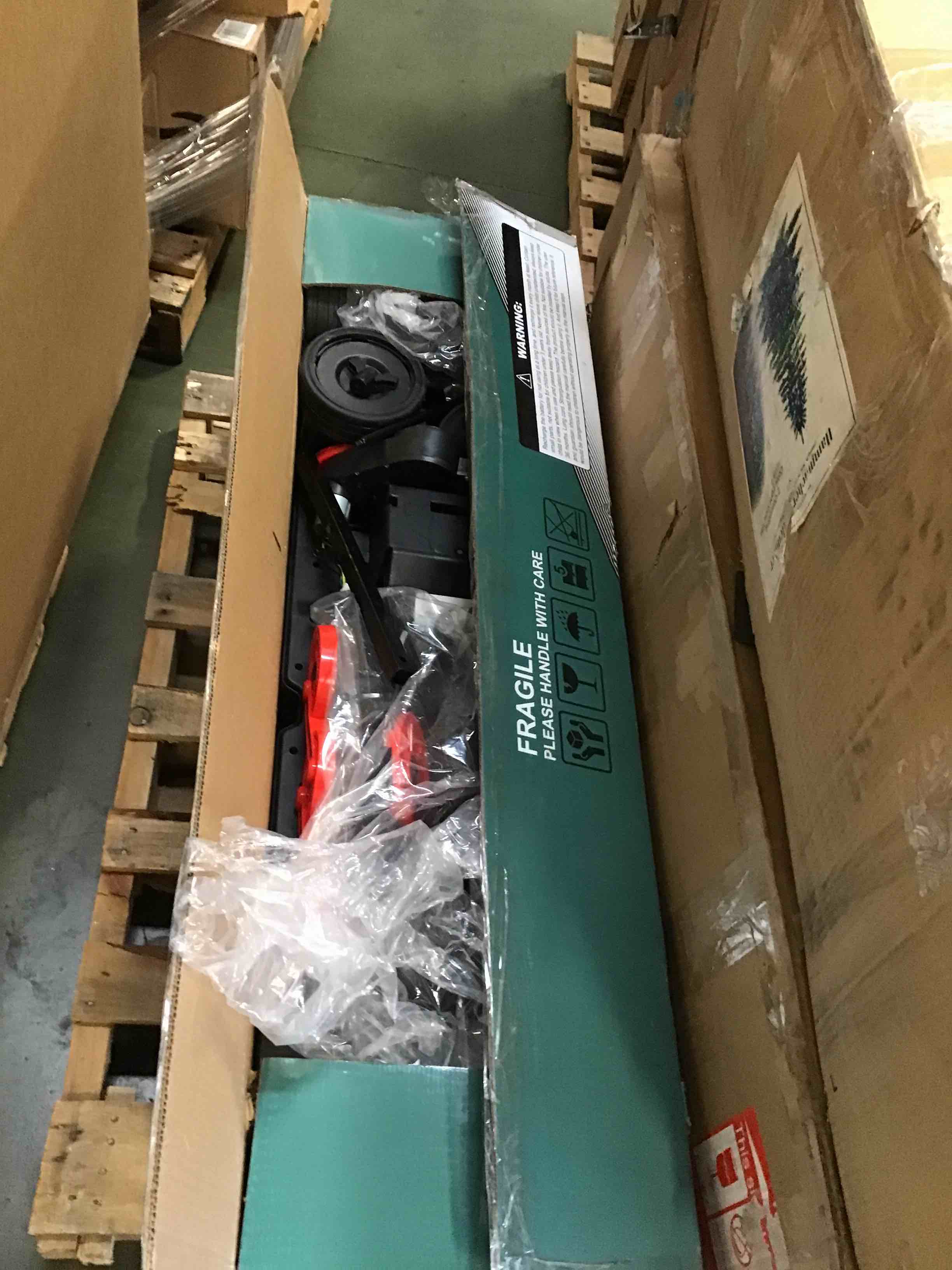 https://s3.amazonaws.com/lotting-images-prod/bidfta/PNK1980087_1744029114183.jpeg