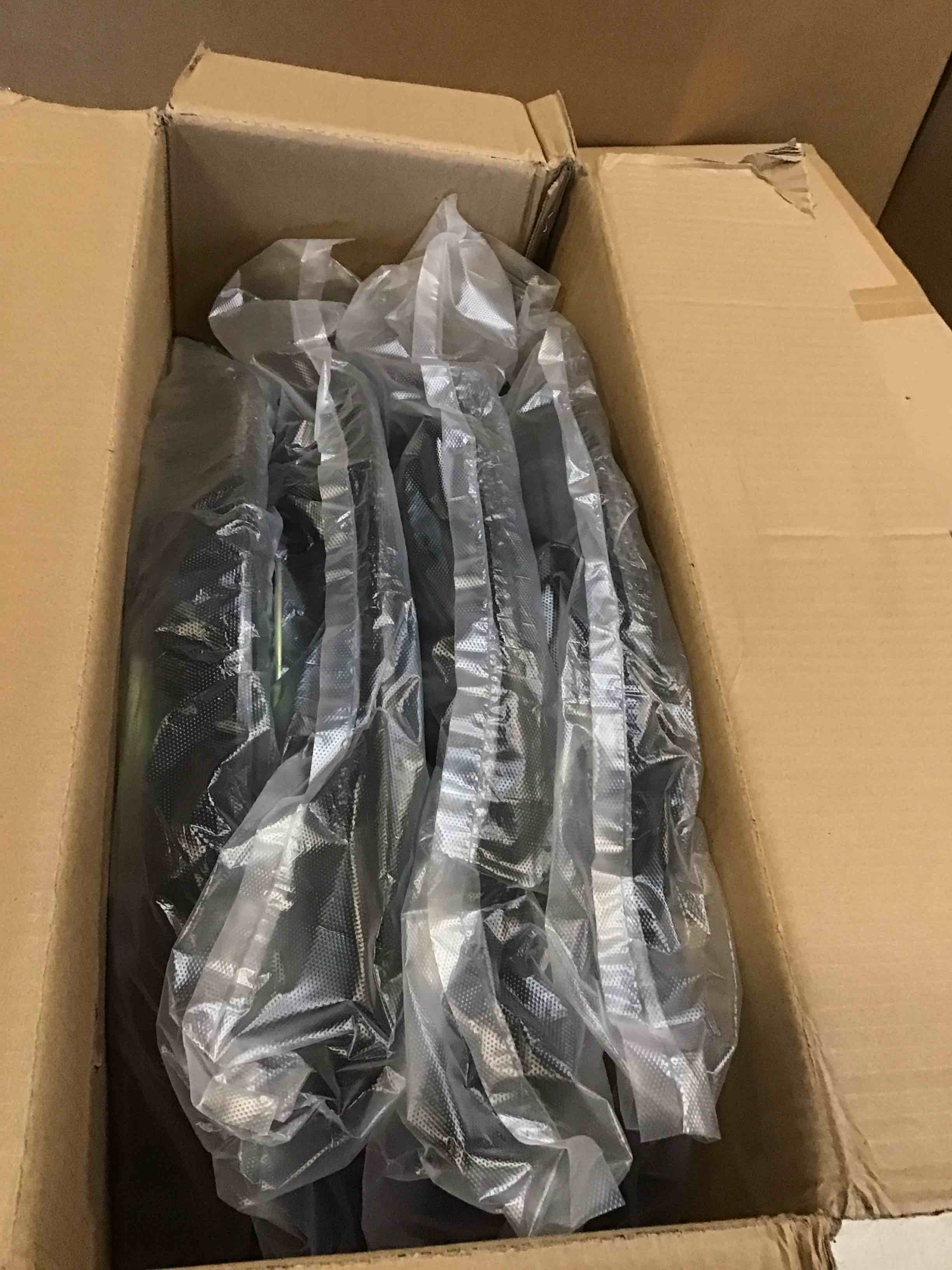 https://s3.amazonaws.com/lotting-images-prod/bidfta/PNK1980909_1744807720647.jpeg