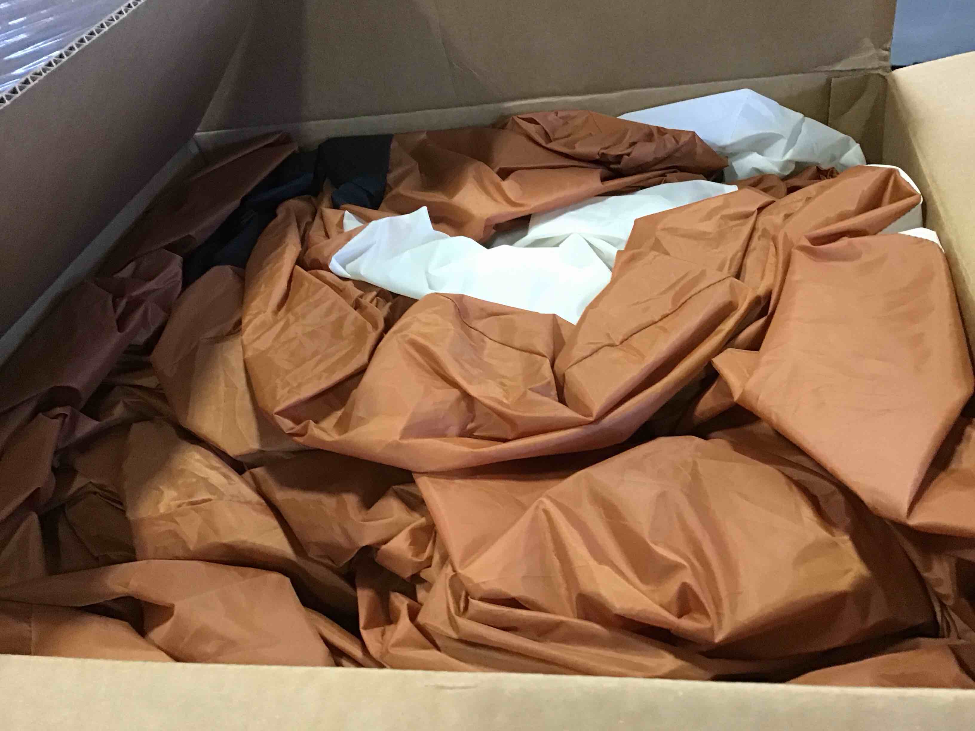https://s3.amazonaws.com/lotting-images-prod/bidfta/PNK1981877_1742570141776.jpeg