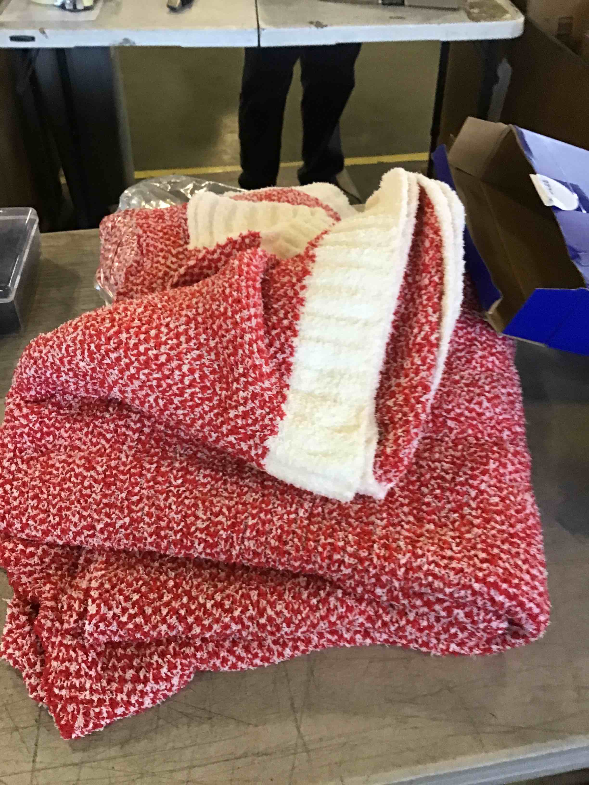 MIULEE Christmas Green Super Soft Throw Blanket for Couch, Cozy Fluffy Warm Blankets Lightweight Knit Throw Blankets for Sofa, Bed, Chair, Living Room, Camping, Picnic, 50 x 70 inch