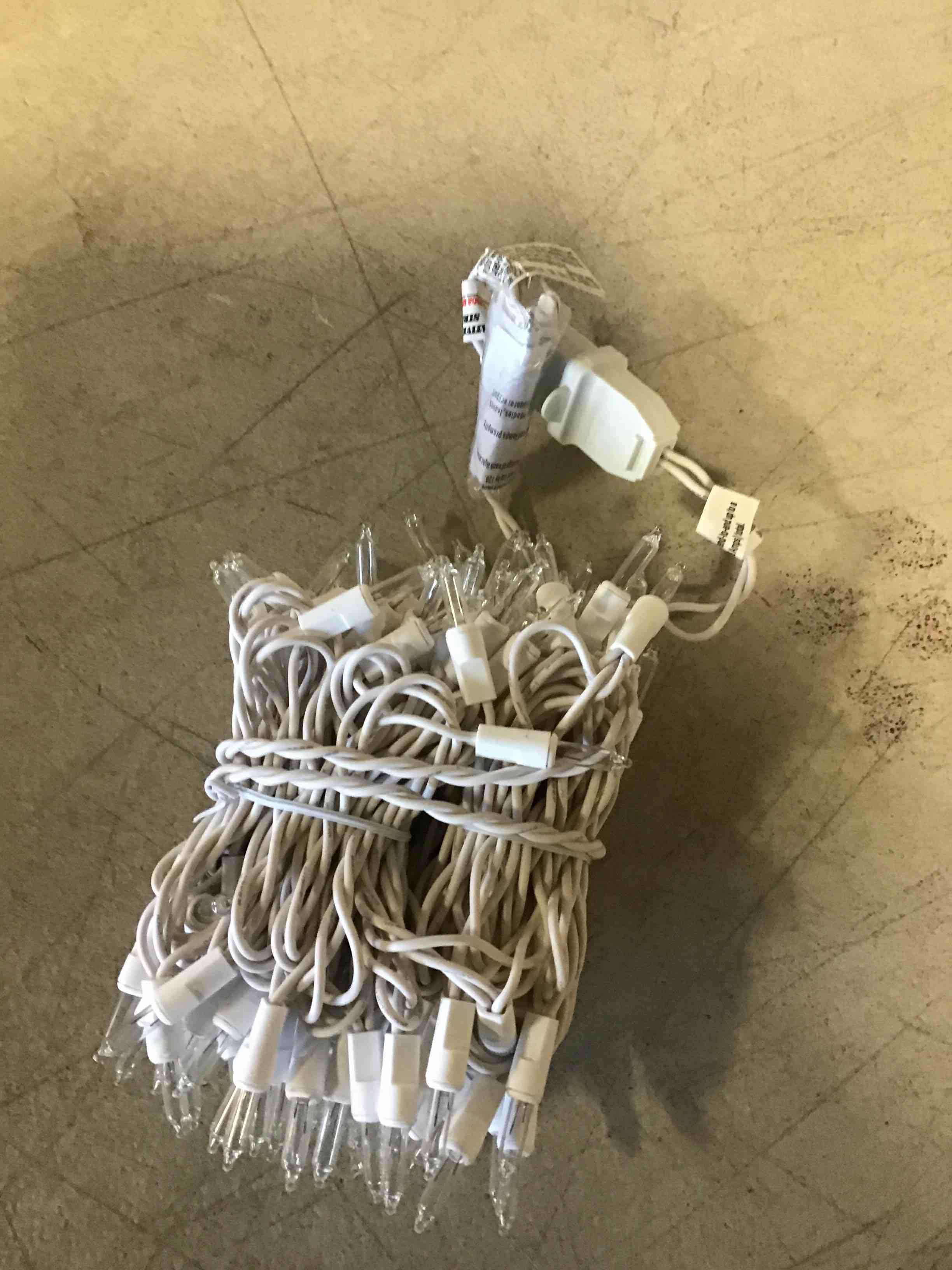 Christmas Lights 100 Count Mini Clear Lights 32ft White Wire Christmas Tree String Lights Set for Outdoor Indoor Christmas Decorations Wedding Decorations Valentines Day Decor,UL Certified (32feet)