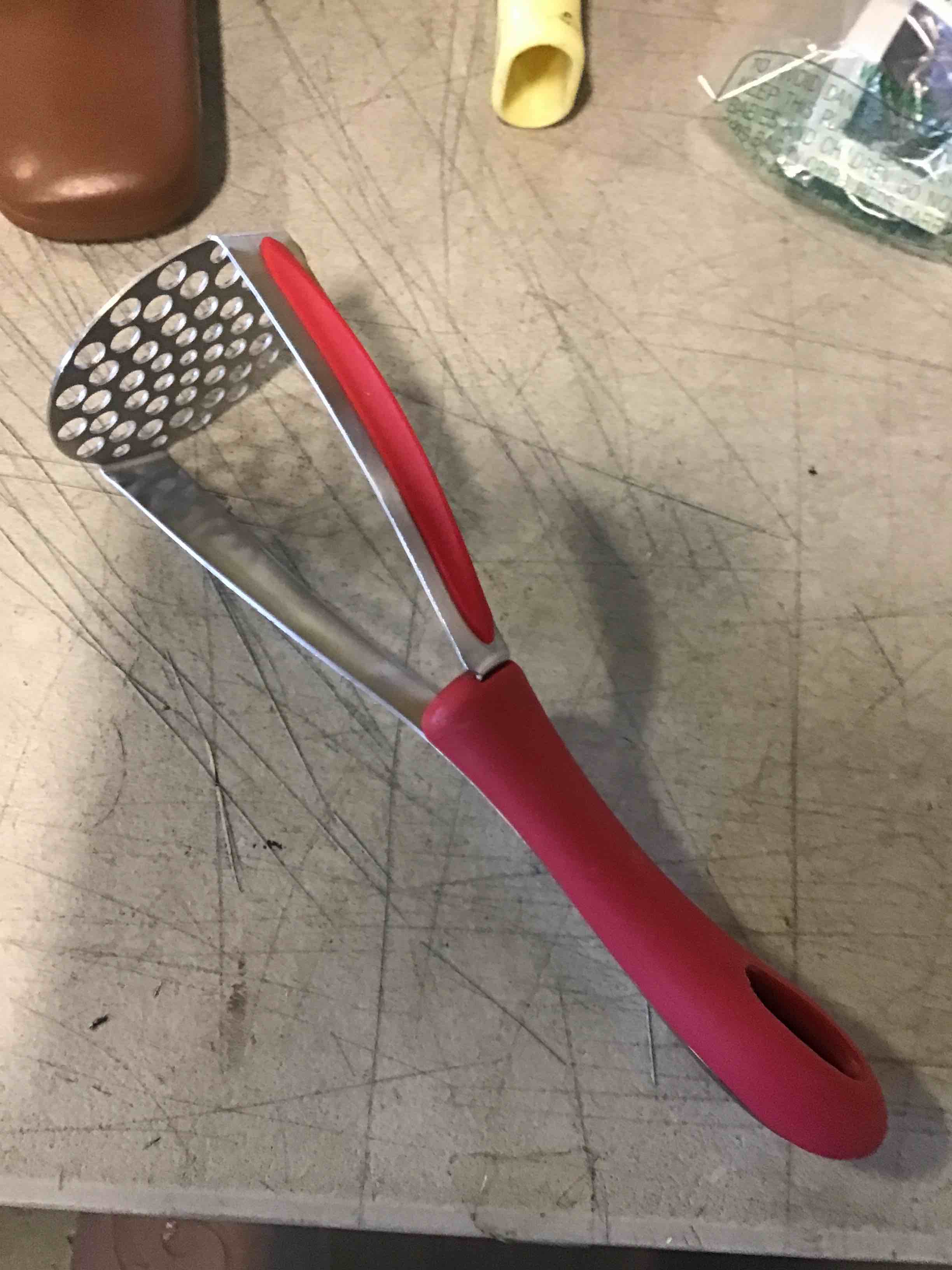 Zyliss Stainless Steel Potato Masher - Food Smasher for Potatoes, Avocados & More - Home Kitchen Essentials & Accessories - Manual Potato Masher Tool - Dishwasher-Safe Vegetable Masher - Red