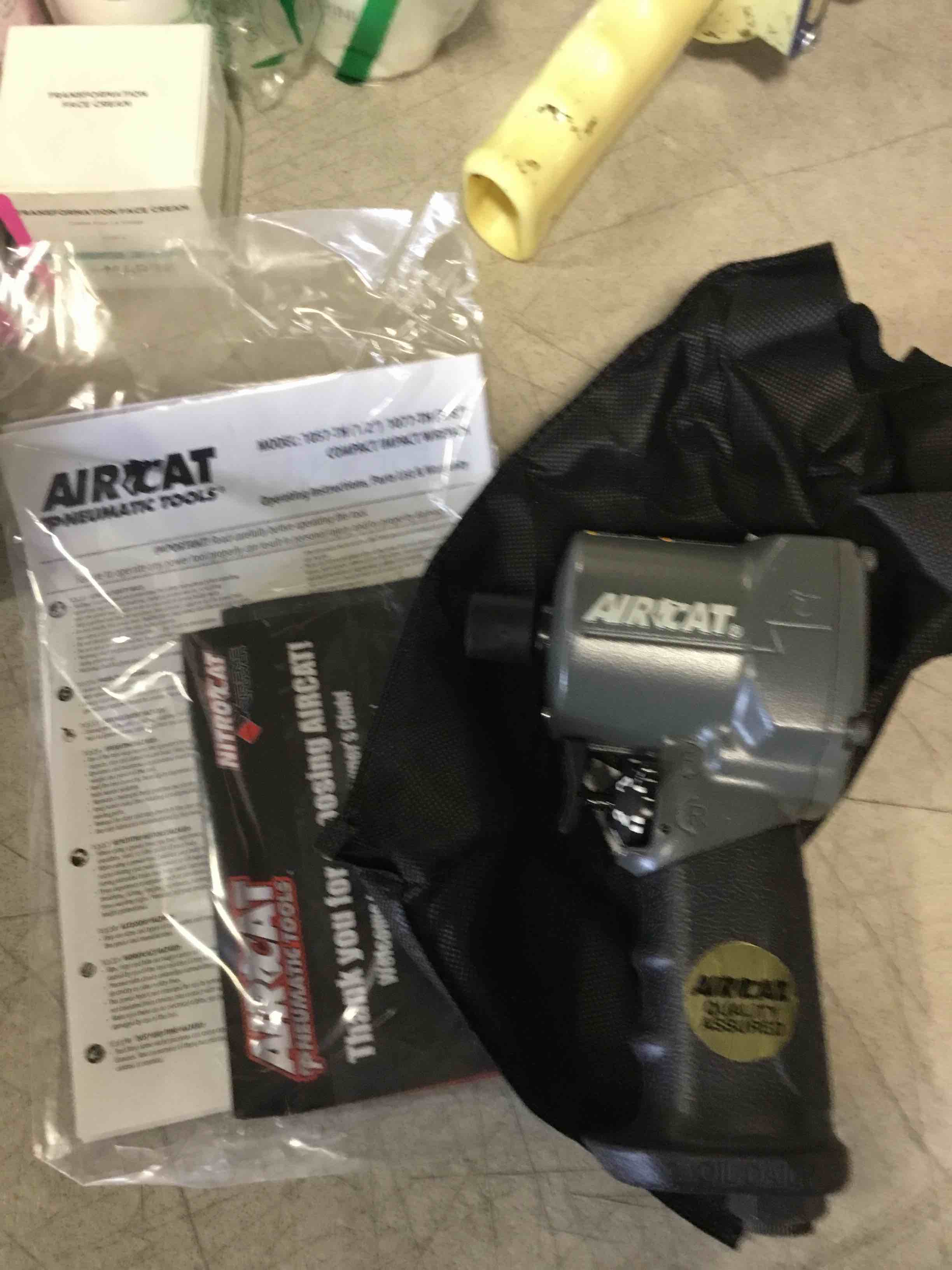 AIRCAT Pneumatic Tools 1077-TH: Stubby Impact Wrench 700 ft-lbs - 3/8-Inch