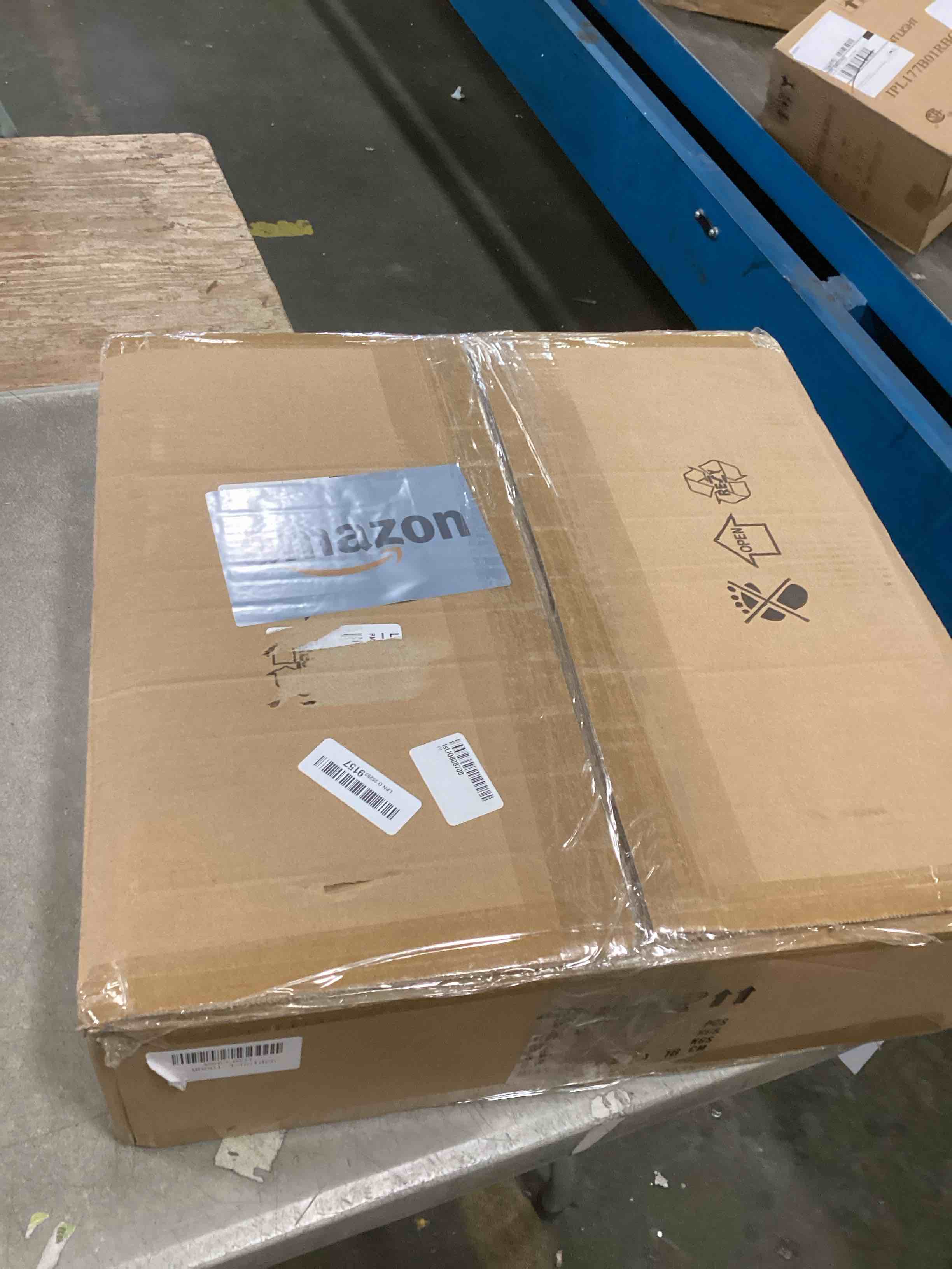 https://s3.amazonaws.com/lotting-images-prod/bidfta/PNK2020079_1736270382633.jpeg