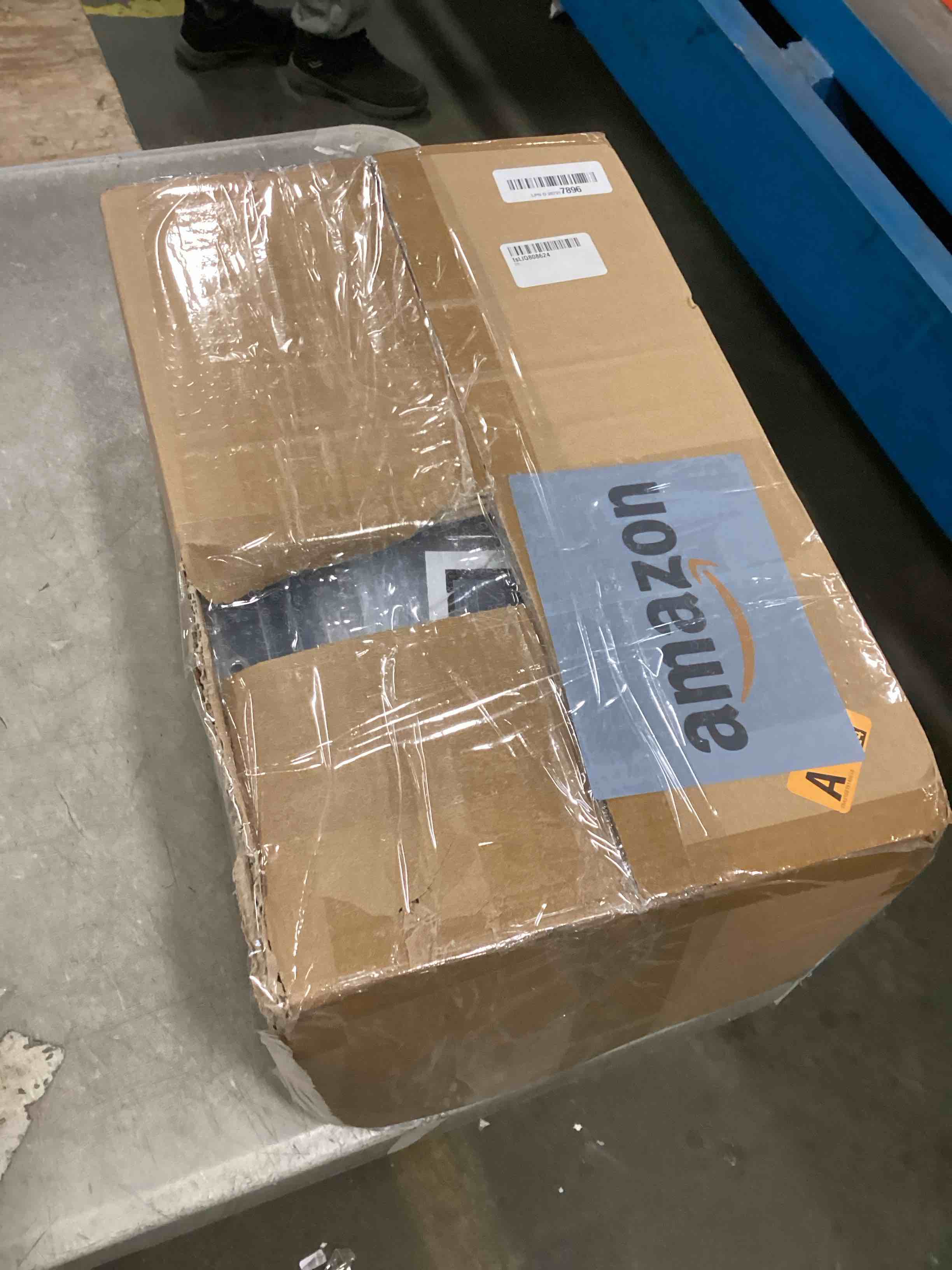 https://s3.amazonaws.com/lotting-images-prod/bidfta/PNK2020102_1736276860482.jpeg