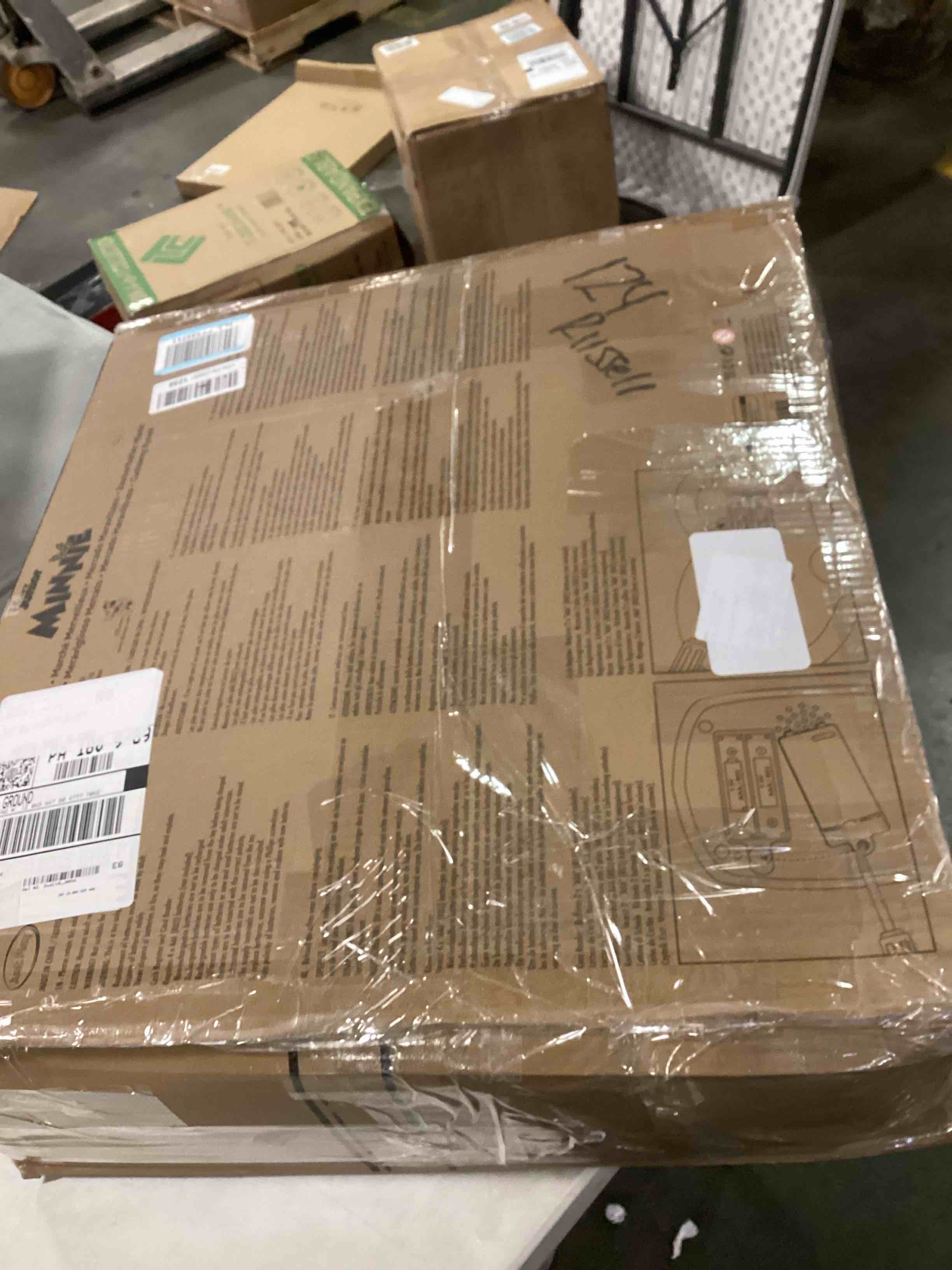 https://s3.amazonaws.com/lotting-images-prod/bidfta/PNK2020220_1736349742931.jpeg
