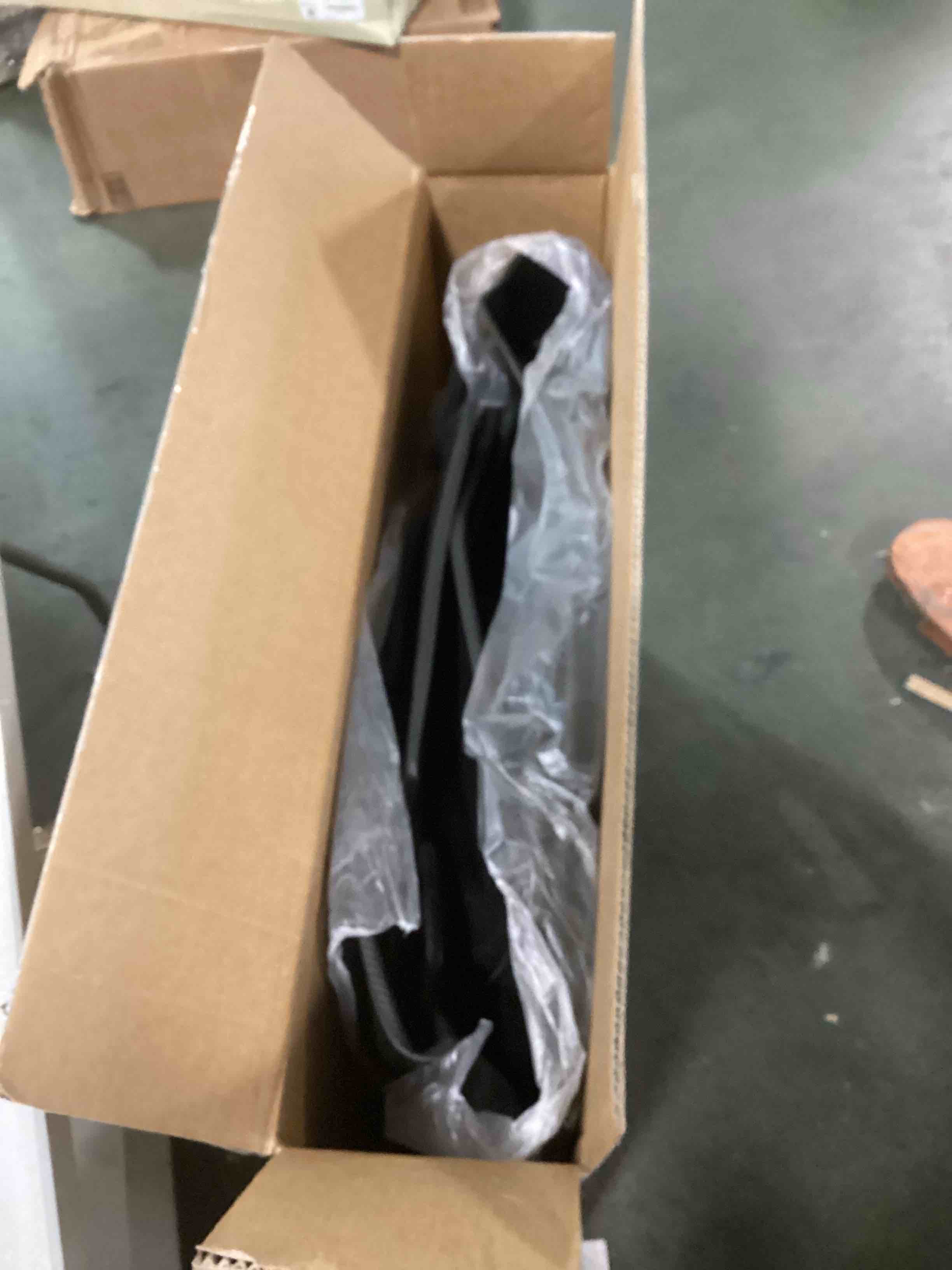 https://s3.amazonaws.com/lotting-images-prod/bidfta/PNK2020417_1736428833661.jpeg