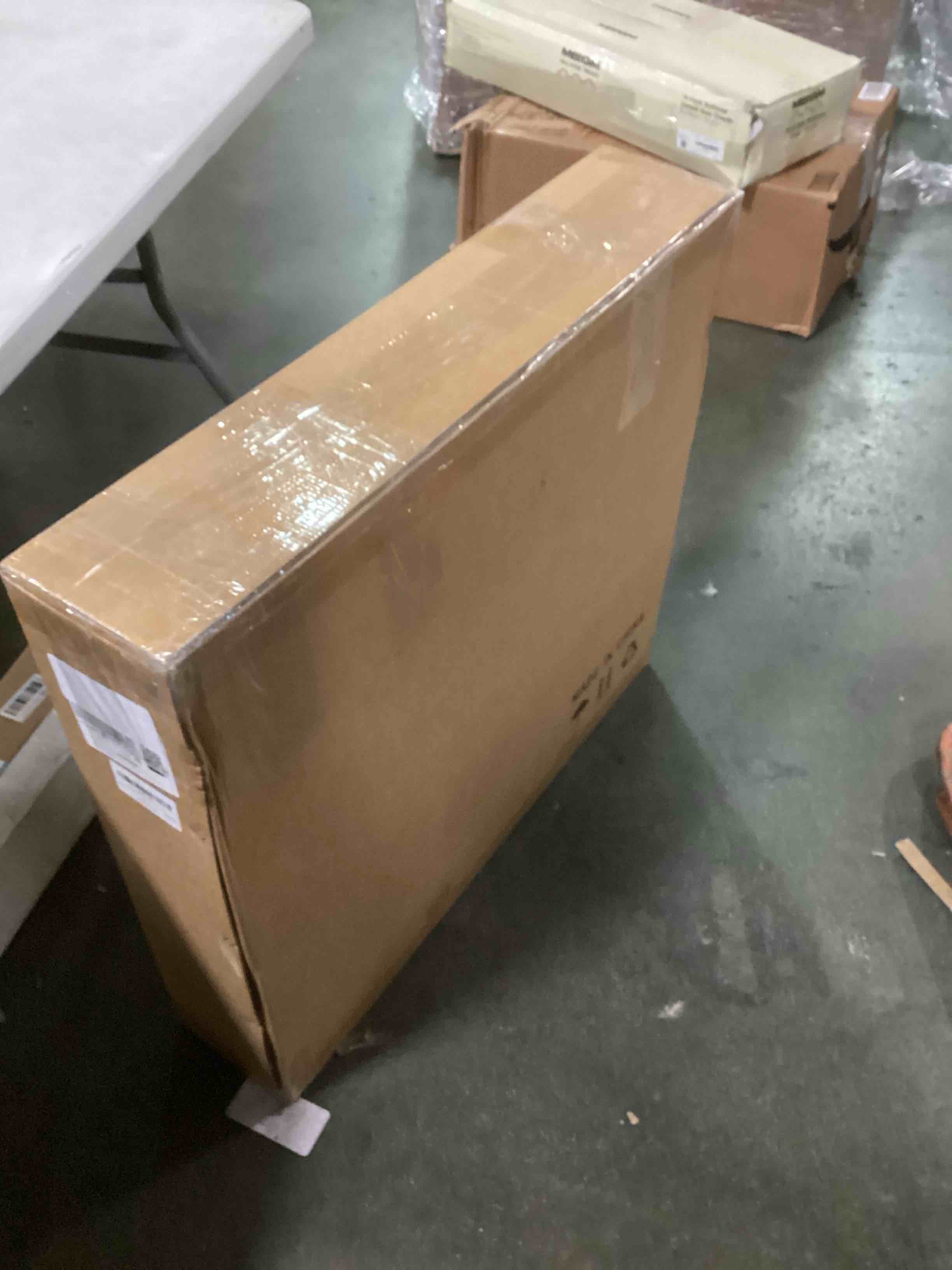 https://s3.amazonaws.com/lotting-images-prod/bidfta/PNK2020417_1736428852597.jpeg