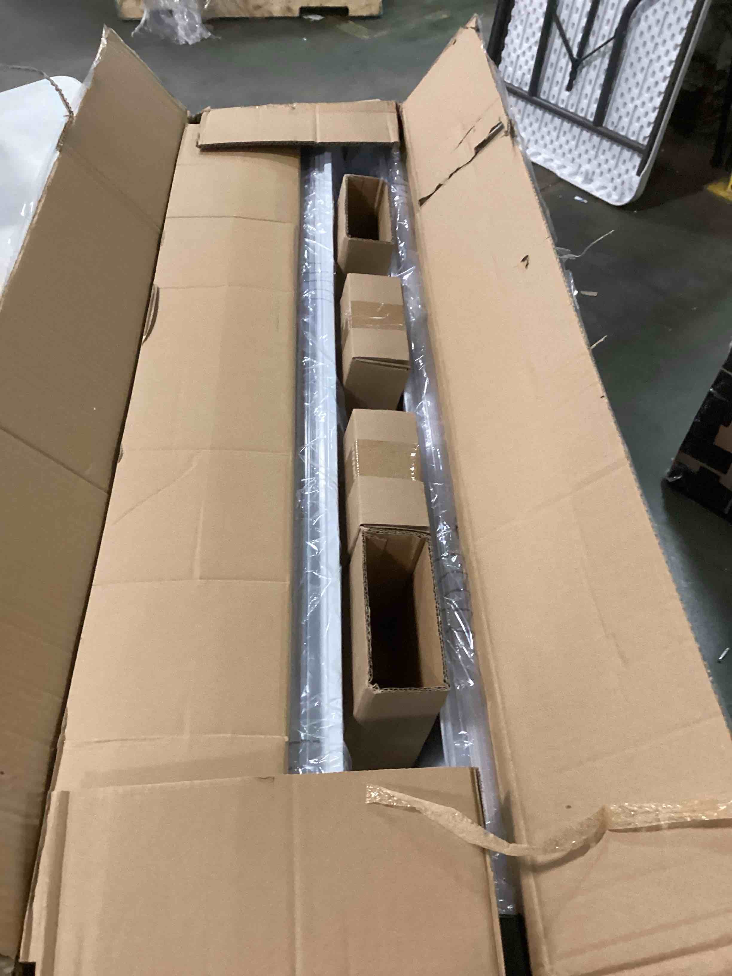 https://s3.amazonaws.com/lotting-images-prod/bidfta/PNK2020432_1736430596918.jpeg