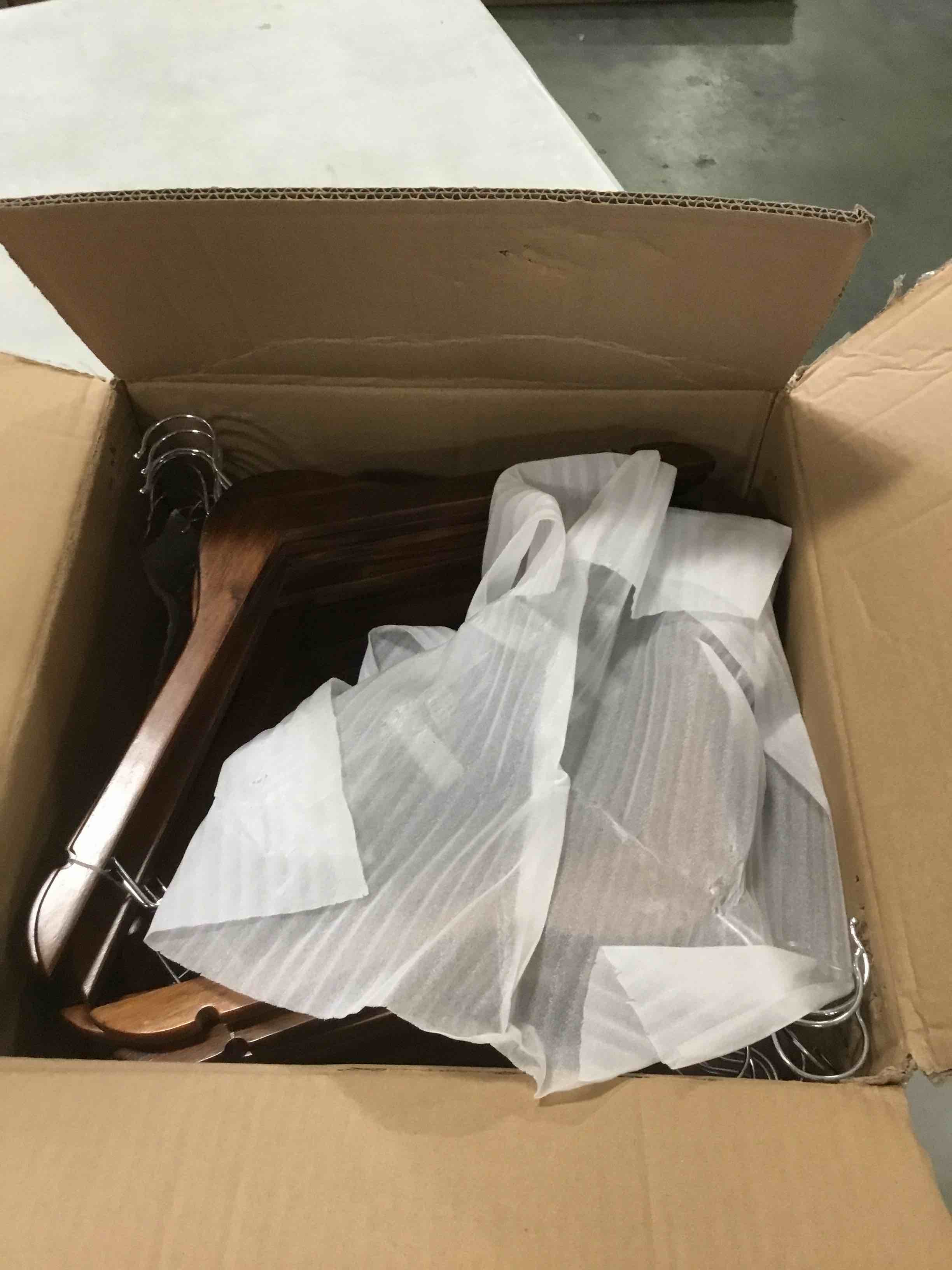 https://s3.amazonaws.com/lotting-images-prod/bidfta/PNK2020897_1736779164803.jpeg