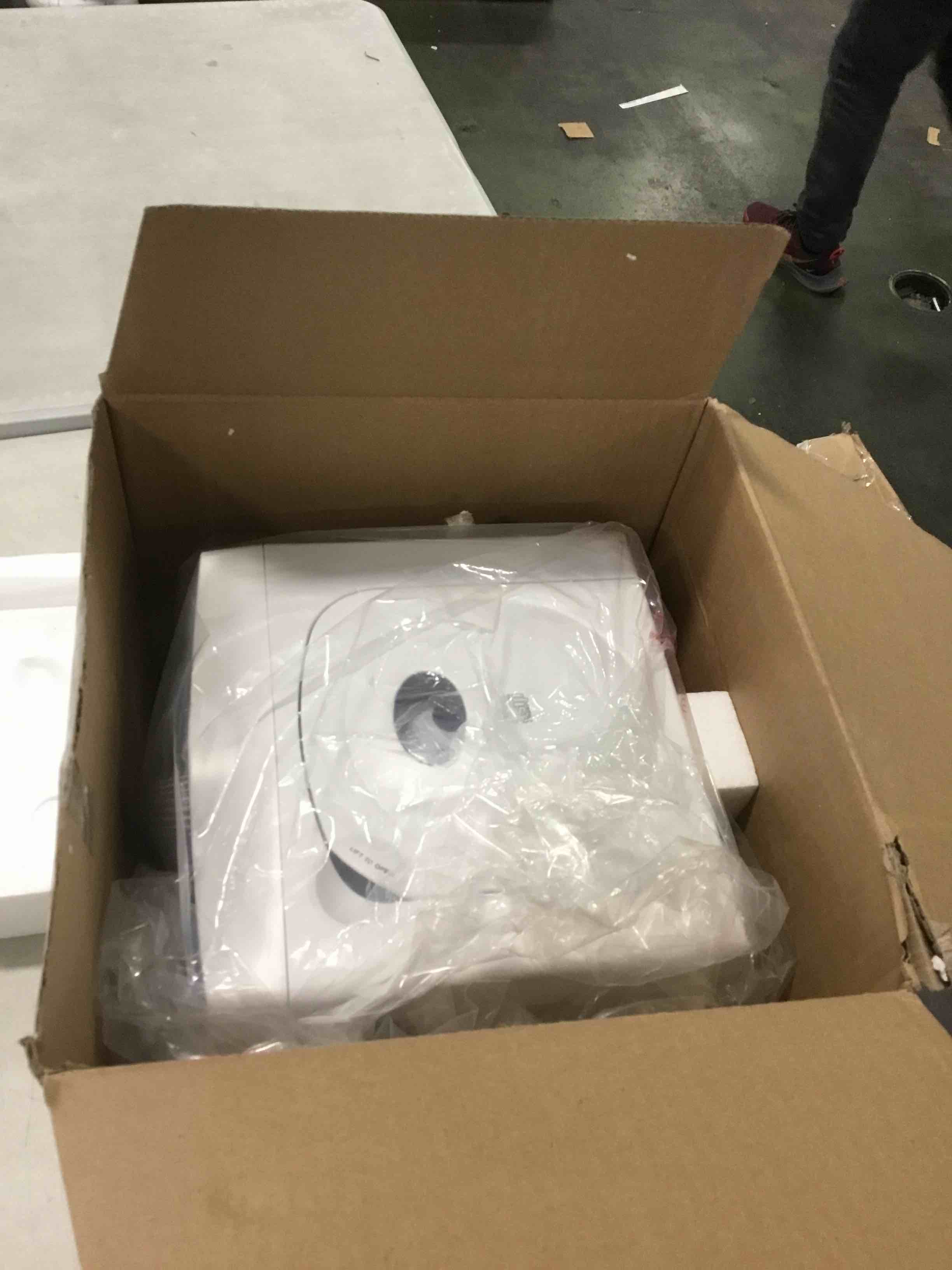https://s3.amazonaws.com/lotting-images-prod/bidfta/PNK2020925_1736784037697.jpeg