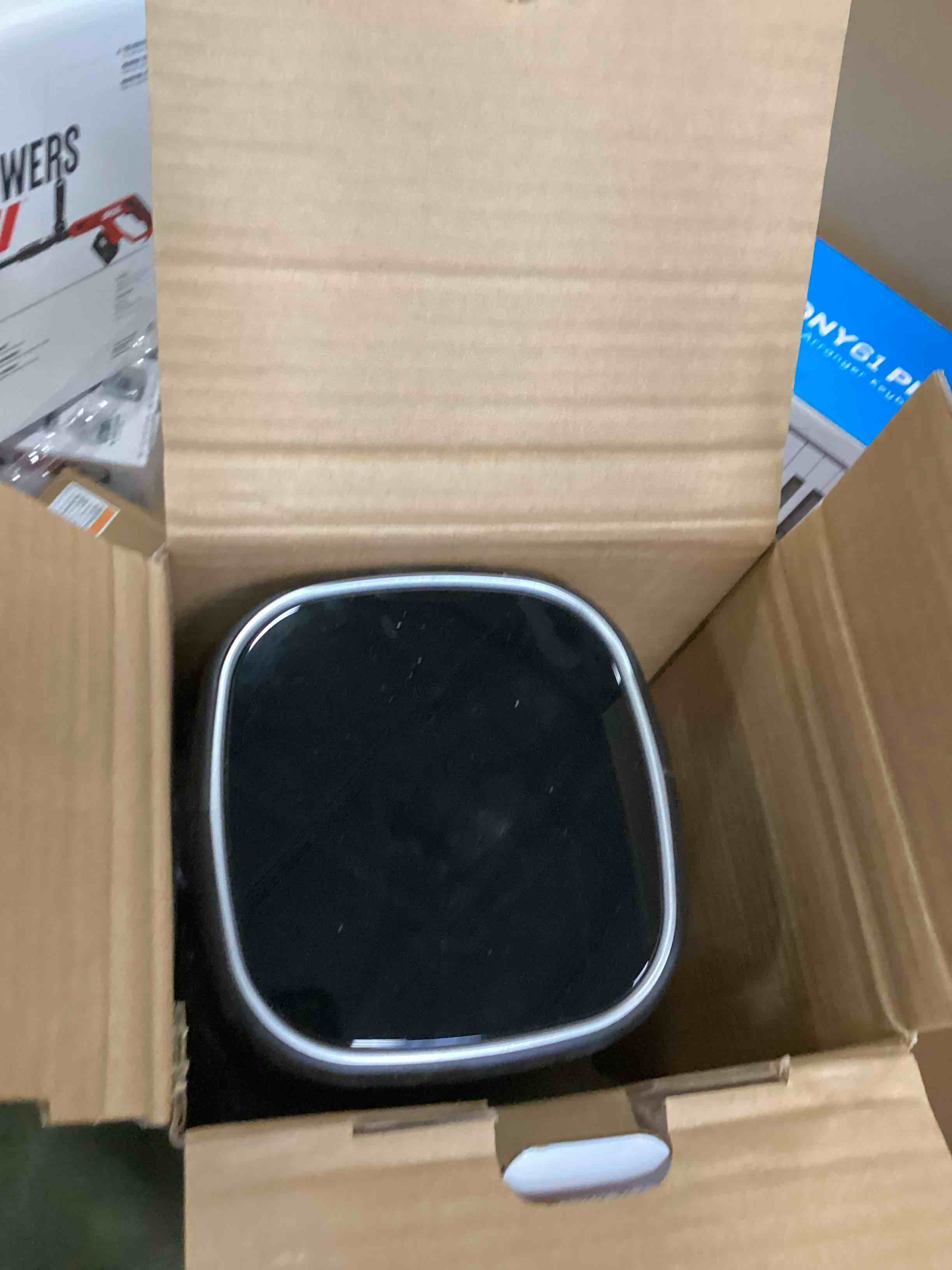 https://s3.amazonaws.com/lotting-images-prod/bidfta/PNK2021610_1738952177987.jpeg